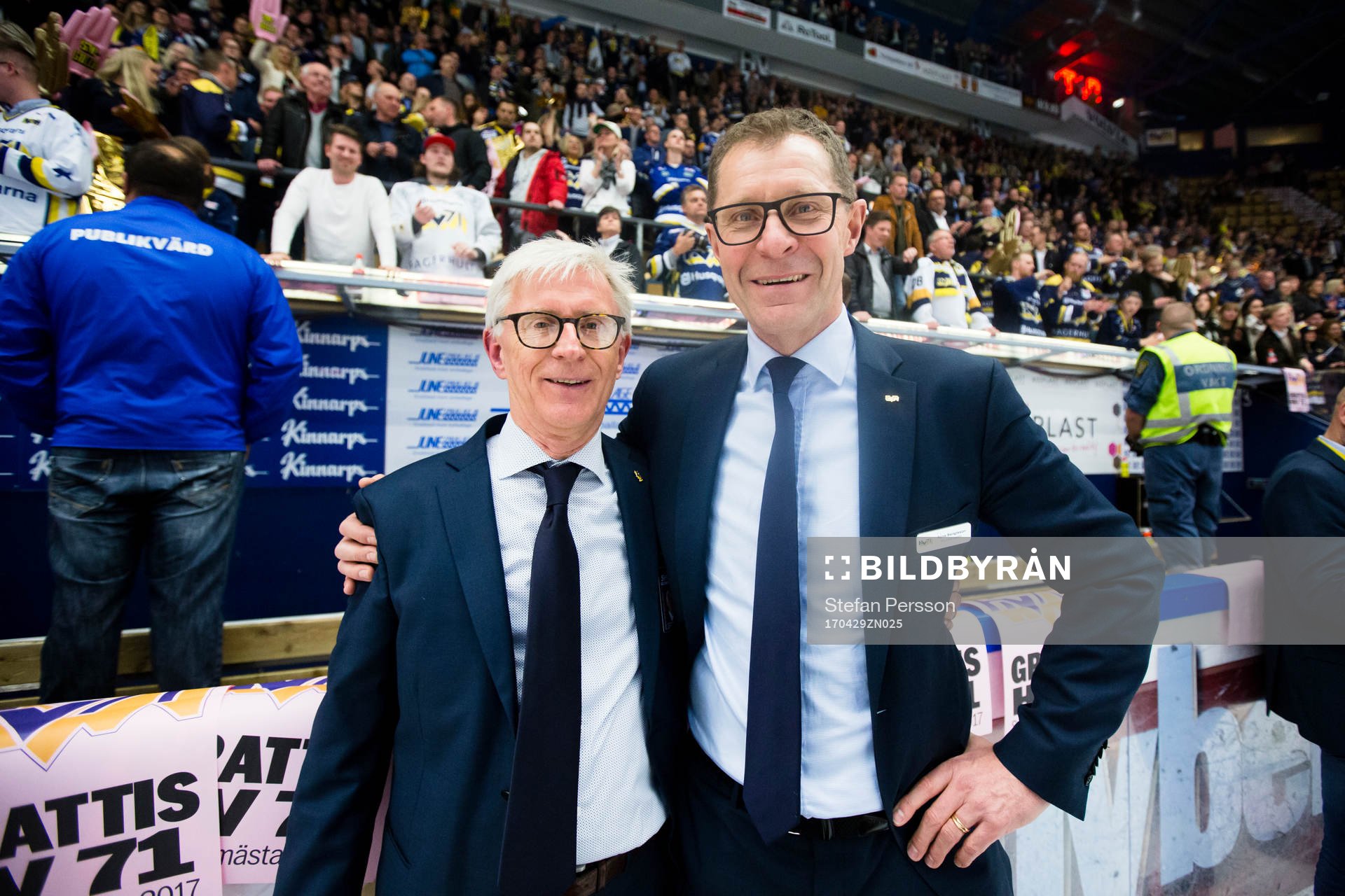 s styrelseordförande Sten-Åke Karlsson och HV71:s