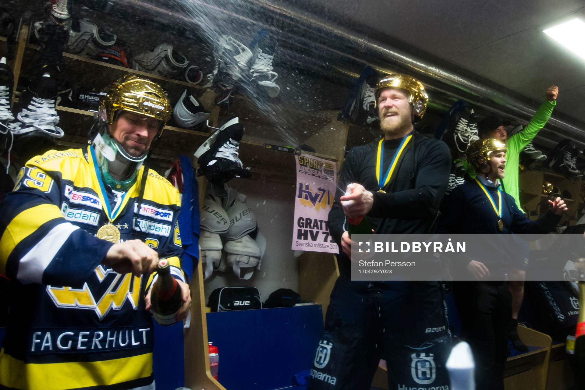 s Chris Abbott, Ted Brithén jublar i omklädningsrummet