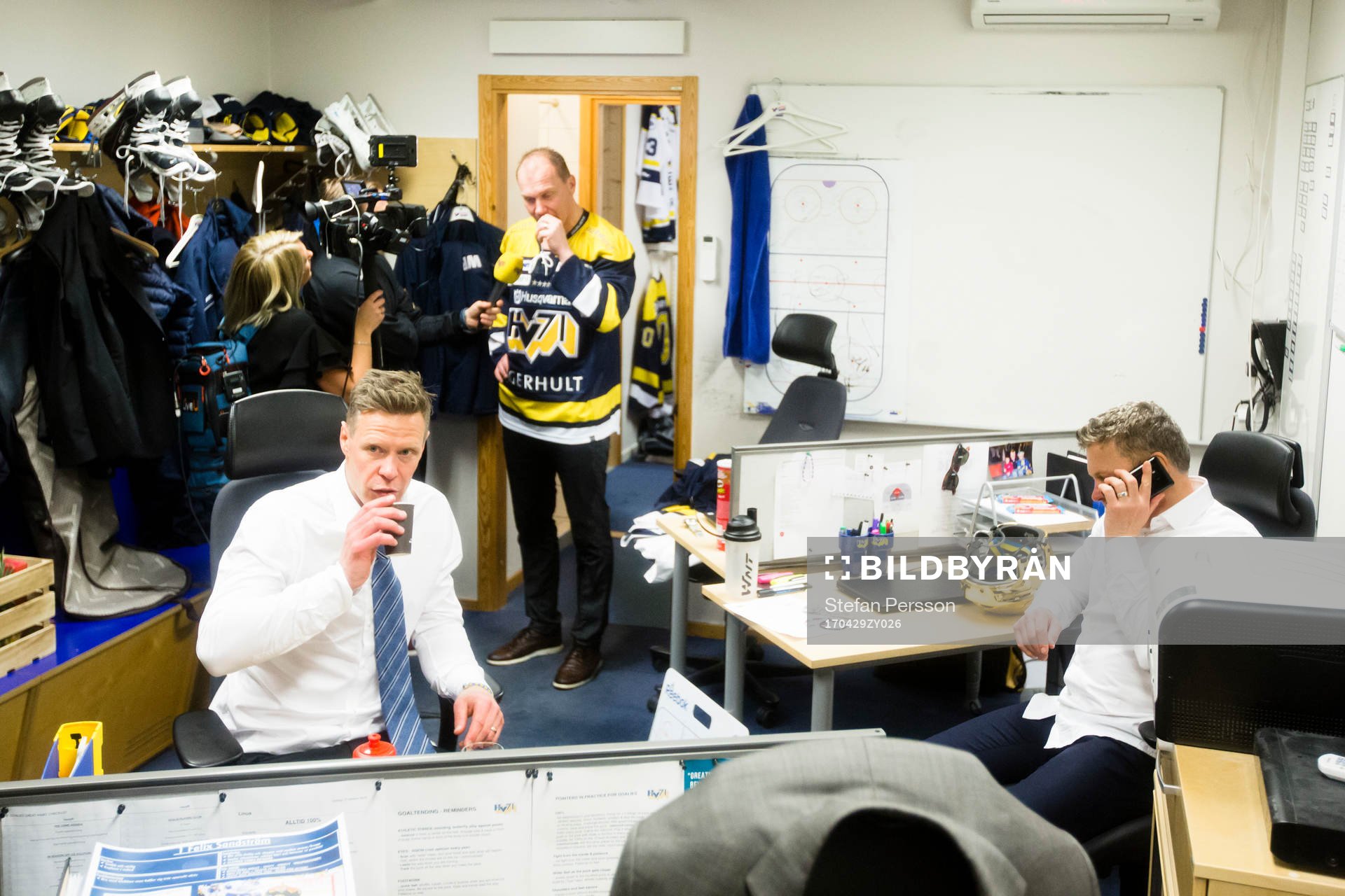 s assisterande tränare Nicklas Rahm, tränare Johan