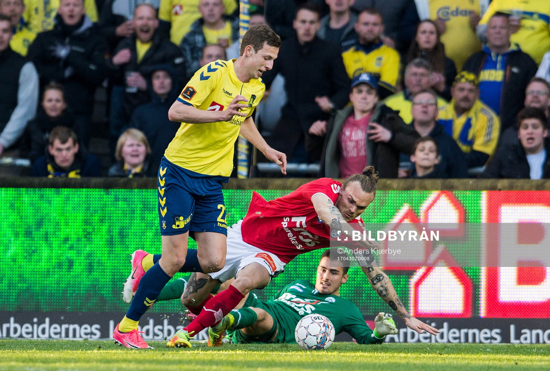 [DK=20170430: Gustaf Nilsson, Brøndby IF, afdribler Pierre