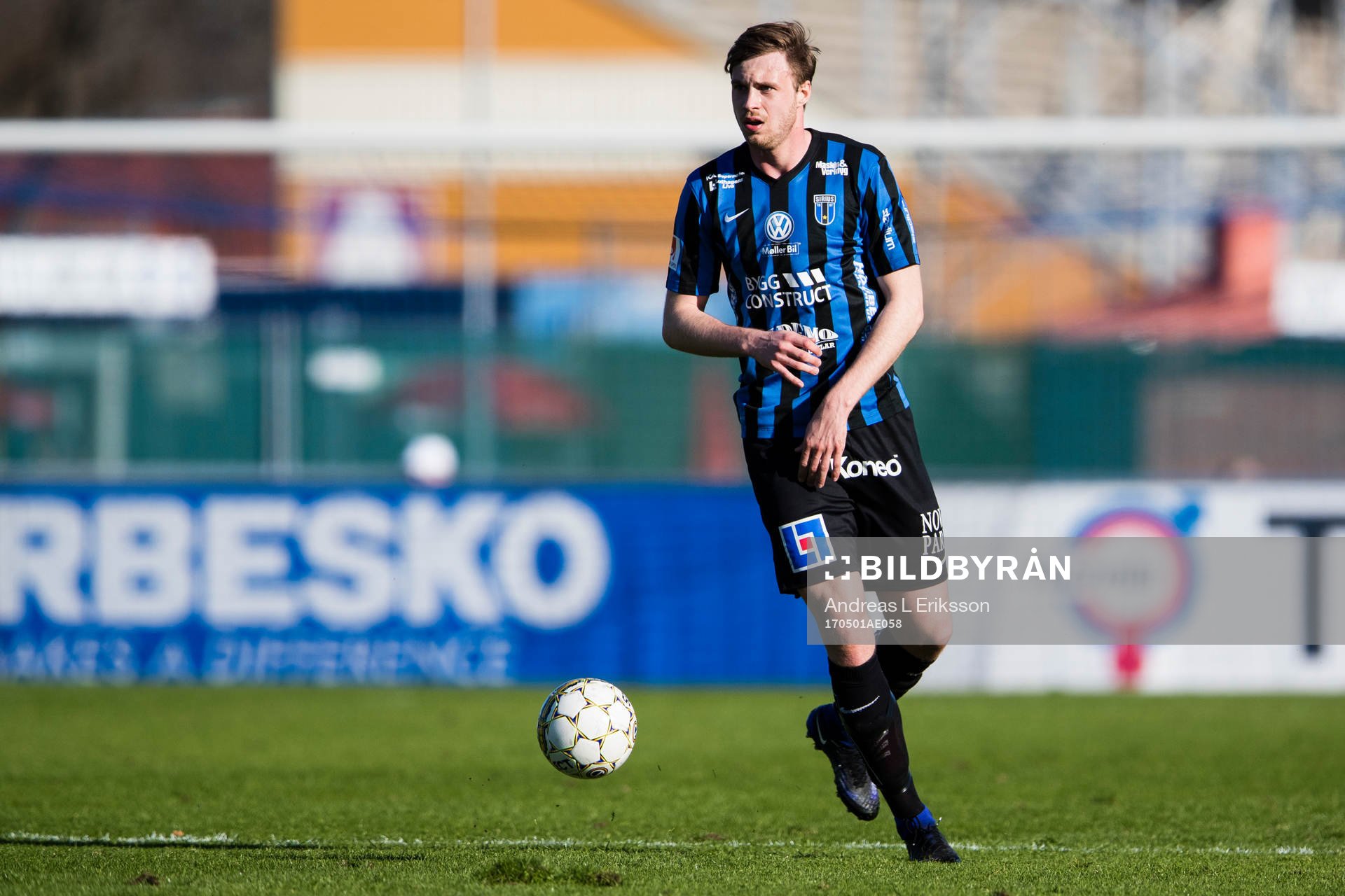 Sirius Daniel Jarl med bollen