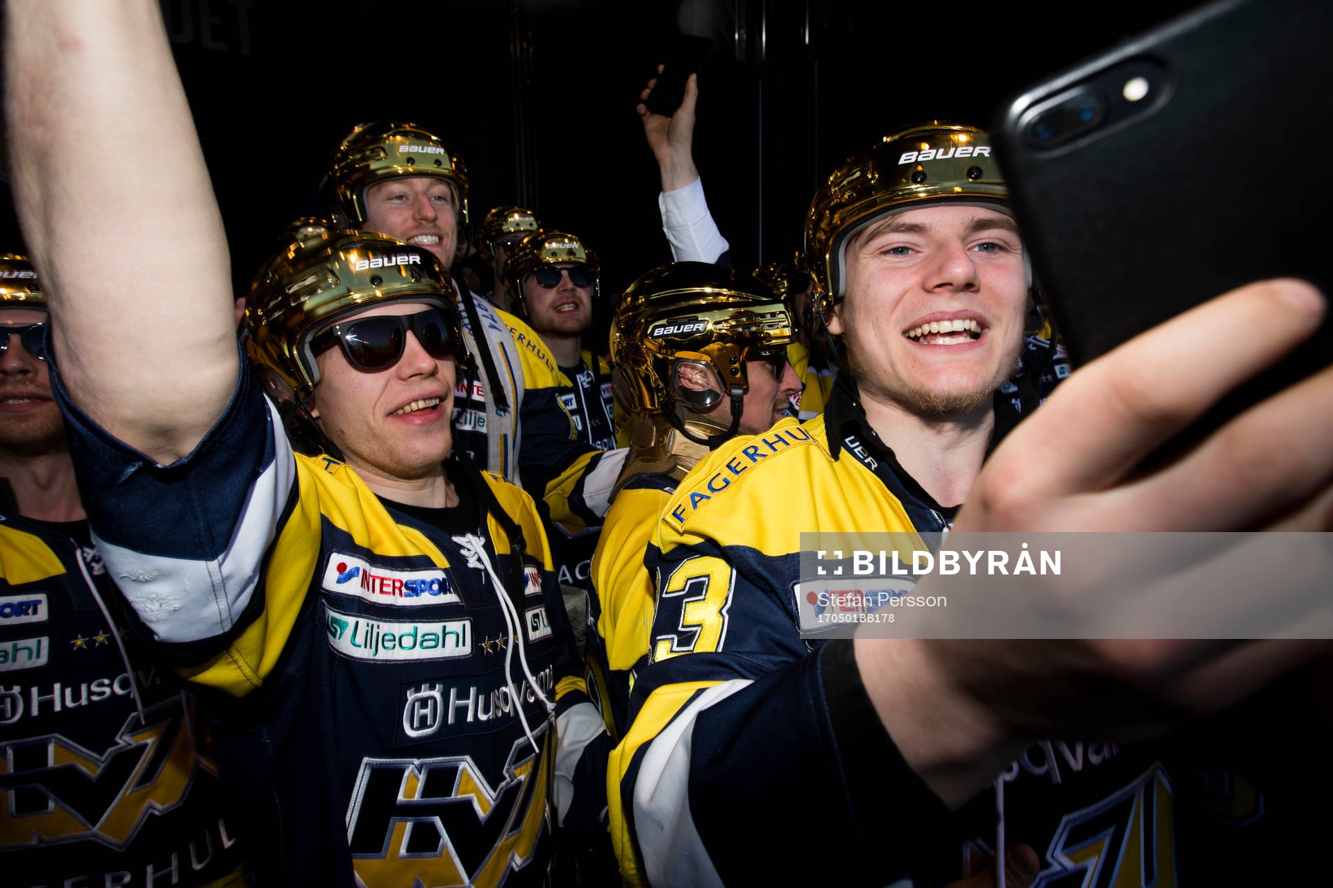 s Filip Sandberg och Lias Andersson jublar