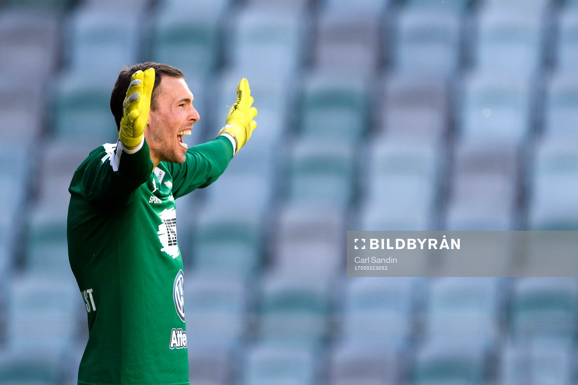 Östers målvakt Robin Malmkvist under fotbollsmatchen i Superettan mellan Örgryte och Östers den 1 maj 2017 i Göteborg.