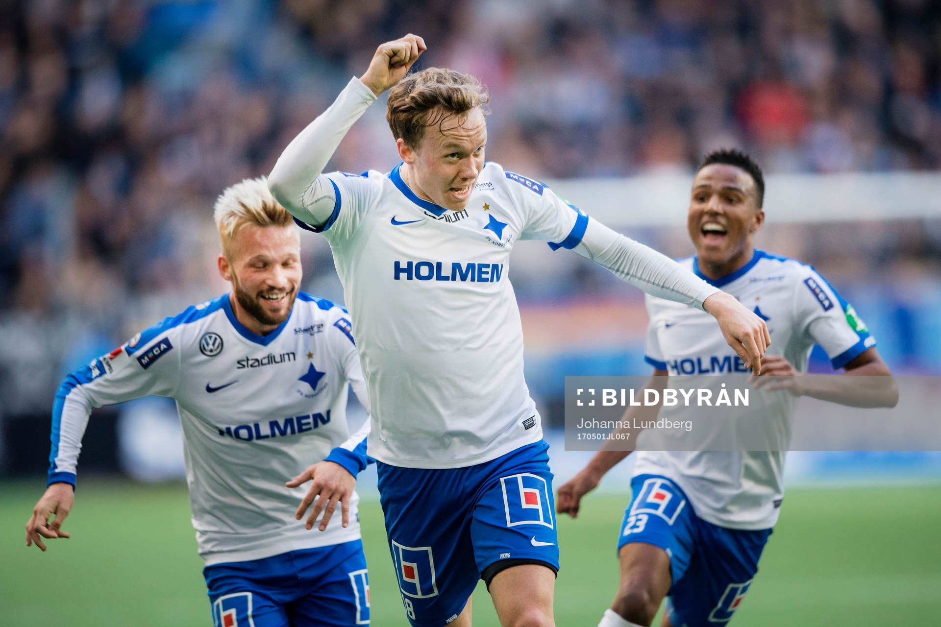 Norrköpings Gudmundur Thorarinsson gör 2-3 och jublar med Nicklas Bärkroth och Niclas Eliasson under fotbollsmatchen i Allsvenskan mellan Djurgården och Norrköping den 1 maj 2017 i Stockholm.