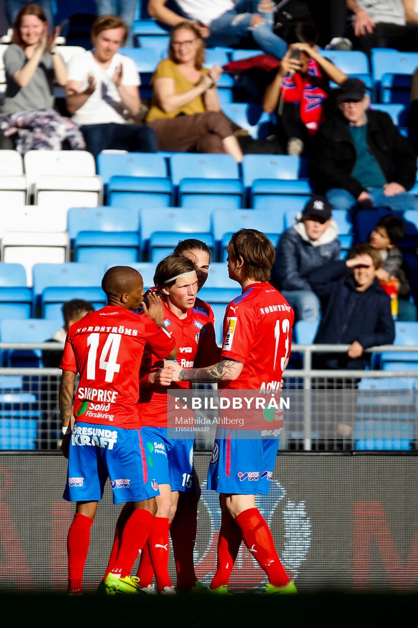  Helsingborgs Max Svensson  jublar efter 3-0 under fotbollsmatchen i Superettan mellan Helsingborg och Degerfors den  1  maj 2017 i Helsingborg.
