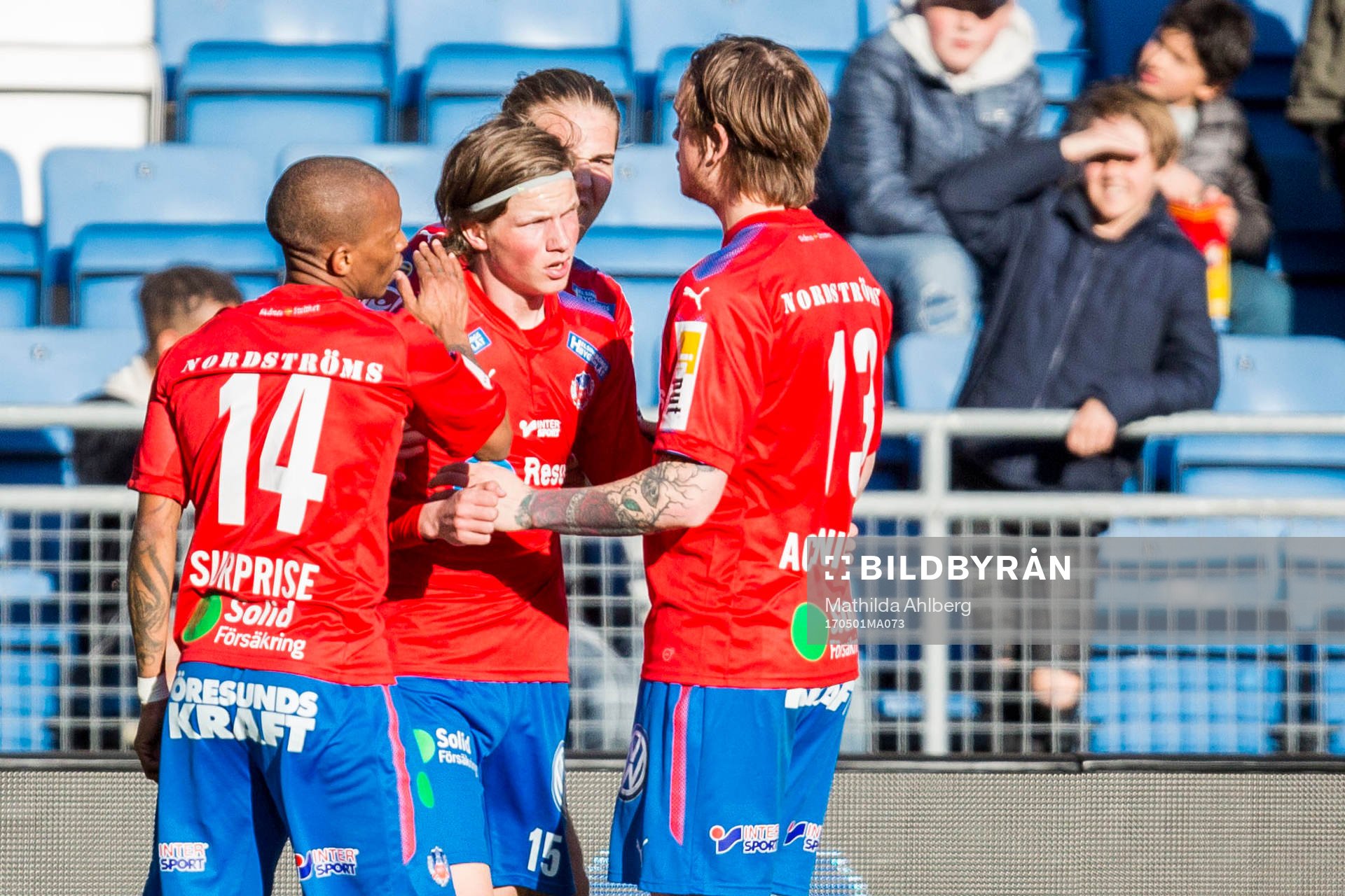 Helsingborgs Max Svensson jublar med lagkamrater