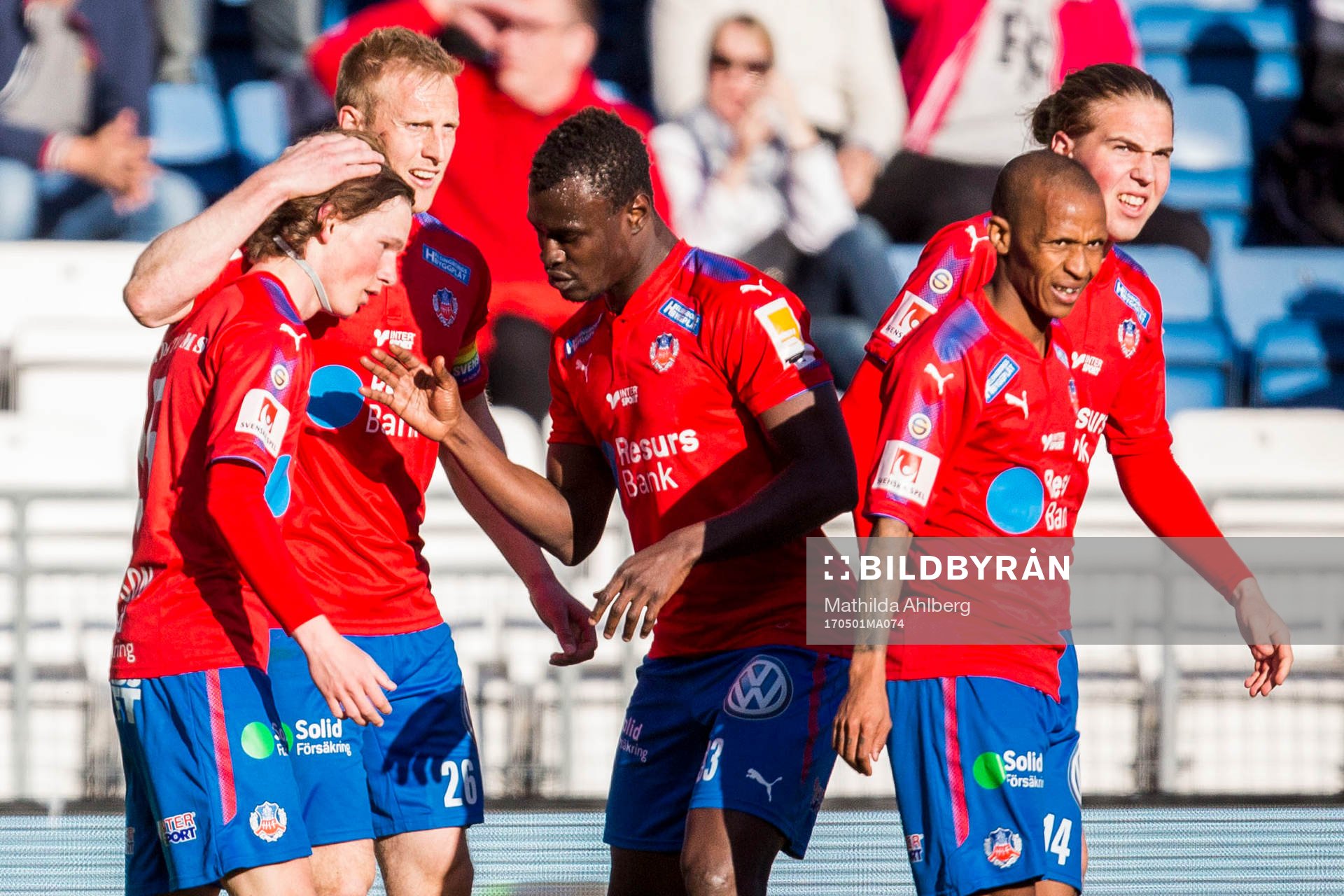 Helsingborgs Max Svensson jublar med lagkamrater