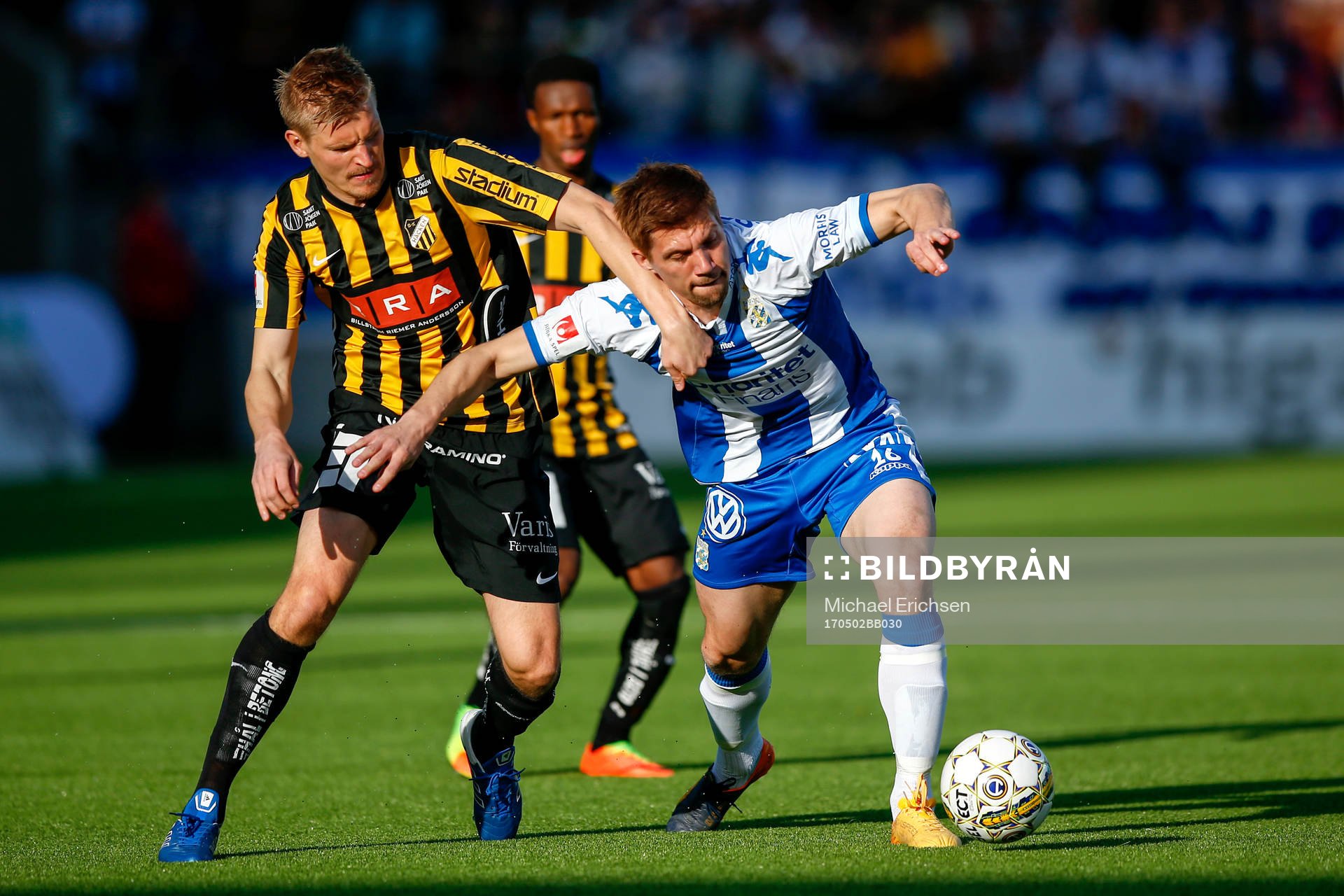 Häckens Juhani Ojala och IFK Göteborgs Mikael Boman