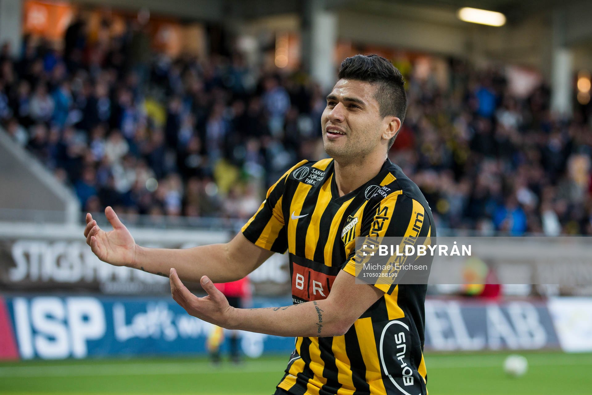 Häckens Paulinho jublar efter 4-0 under fotbollsmatchen i Allsvenskan mellan Häcken och IFK Göteborg den 2 maj 2017 i Göteborg.