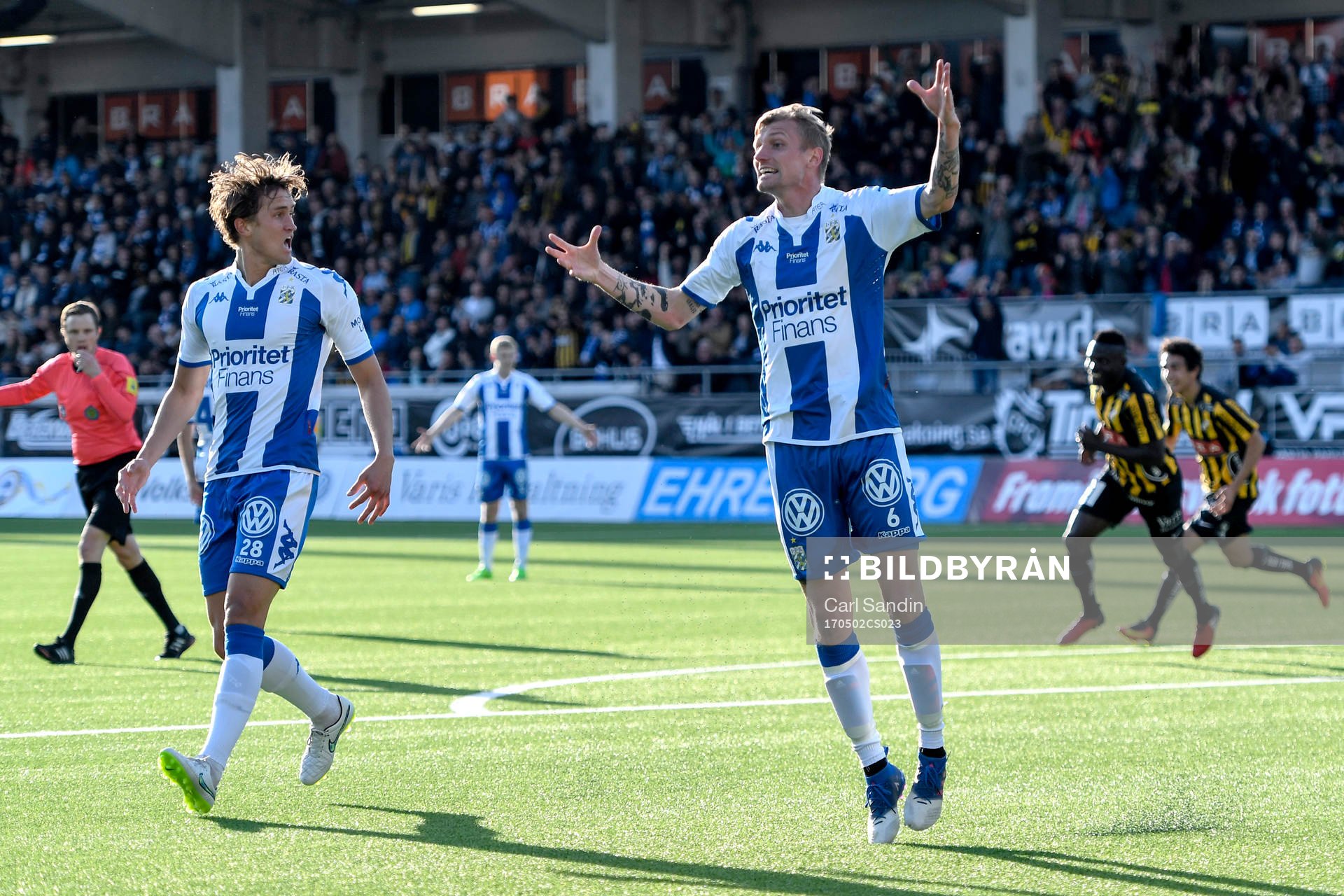 IFK Göteborgs Thomas Rogne och Sebastian Eriksson skriker