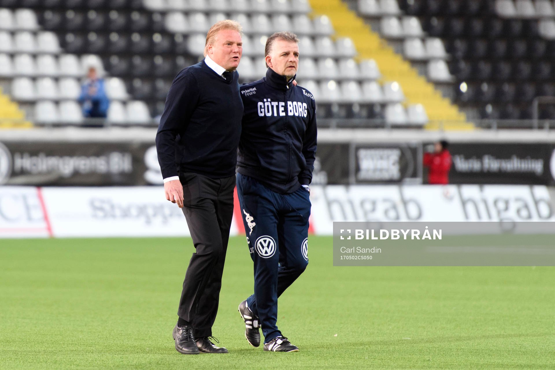 IFK Göteborgs tränare Jörgen Lennartsson och assisterande tränare Magnus Edlund efter fotbollsmatchen i Allsvenskan mellan Häcken och IFK Göteborg den 2 maj 2017 i Göteborg.