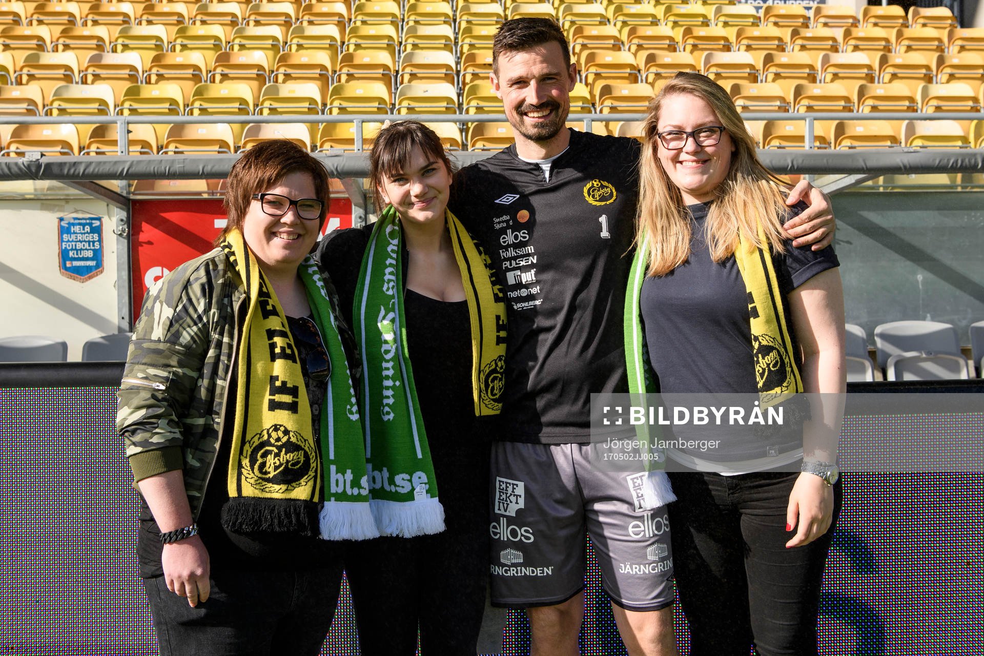 Elfsborgs målvakt Kevin Stuhr Ellegaard poserar med