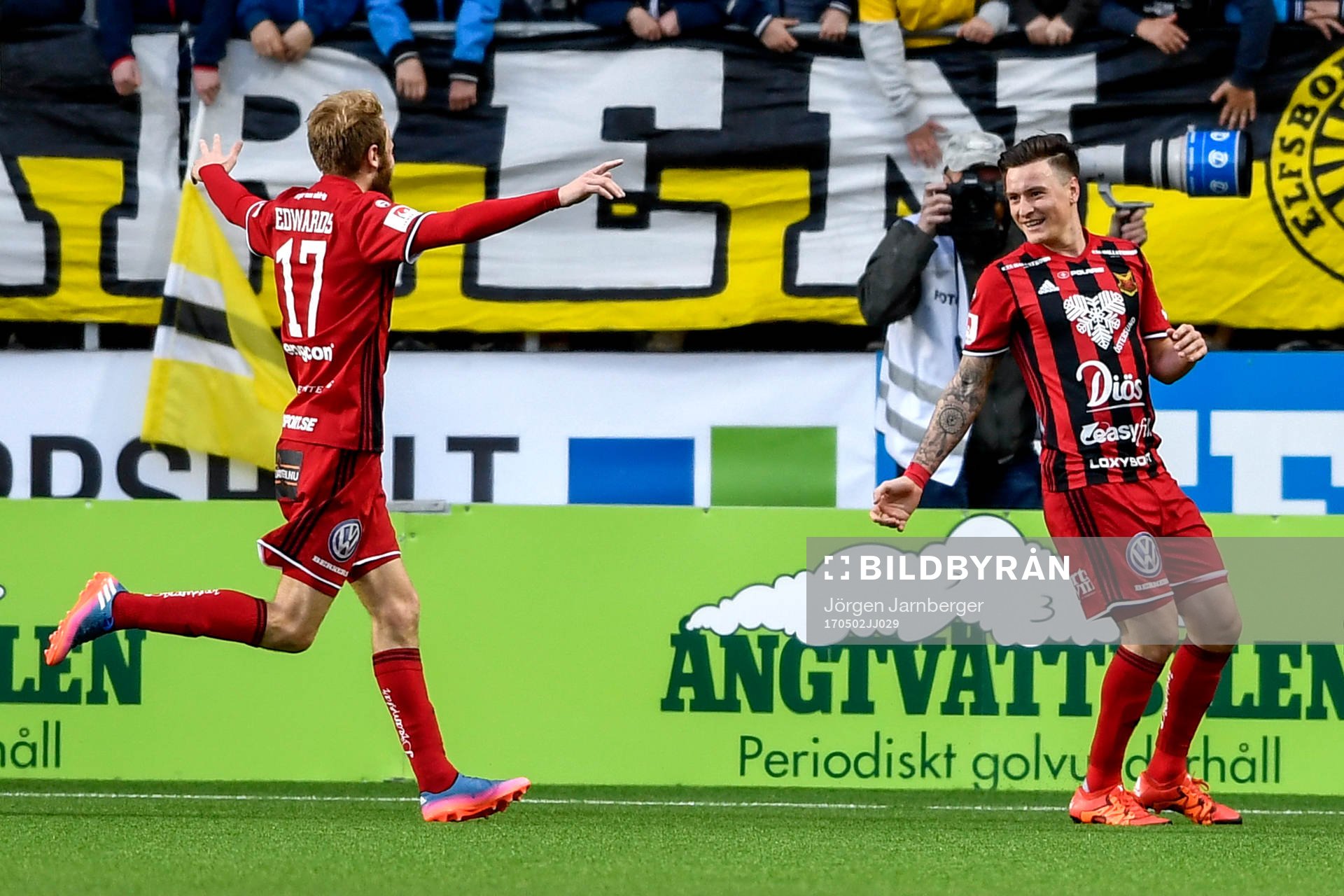 Östersunds Jamie Hopcutt jublar