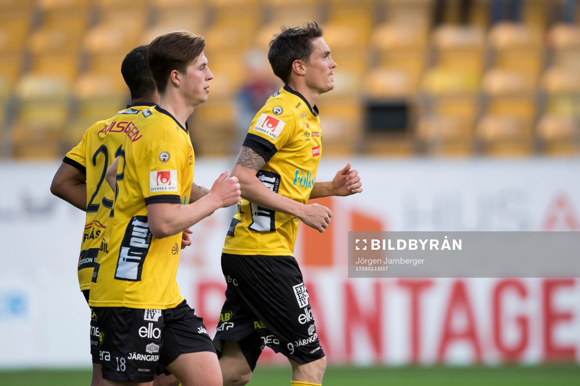 Elfsborgs Lasse Nilsson jublar efter att gjort 4-4 på straff under fotbollsmatchen i Allsvenskan mellan Elfsborg och Östersund den 2 maj 2017 i Borås.