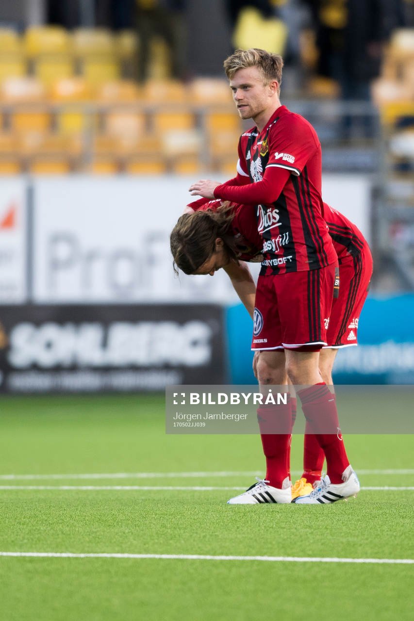 Östersunds Tom Pettersson och Dennis Widgren deppar