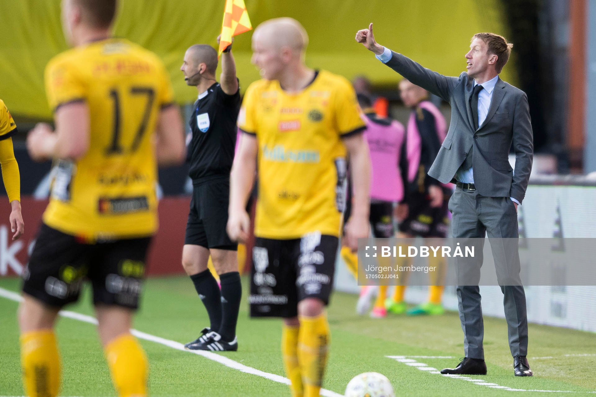 Östersunds tränare Graham Potter gör tummen upp