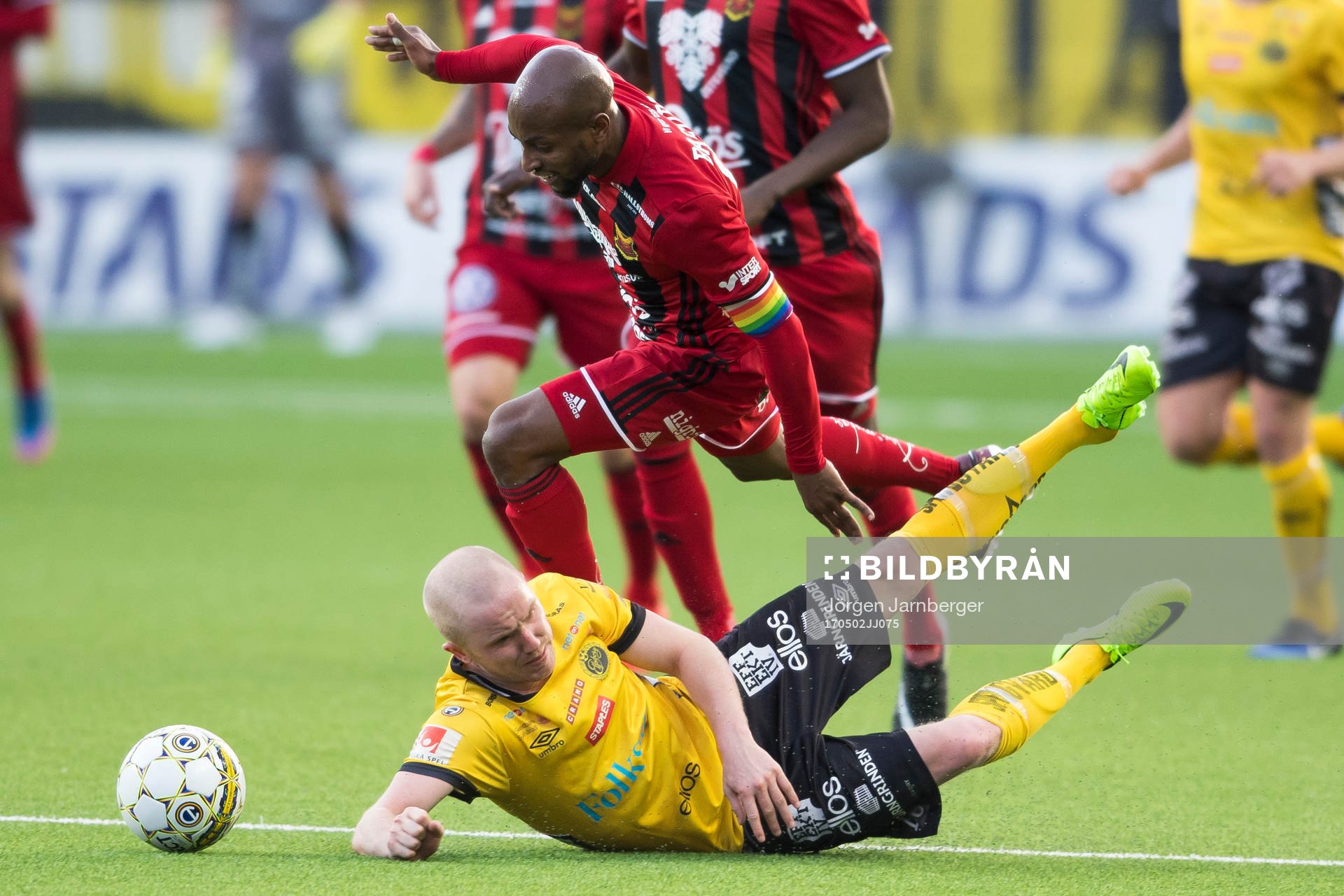Östersunds Fouad Bachirou och Elfsborgs Simon Lundevall