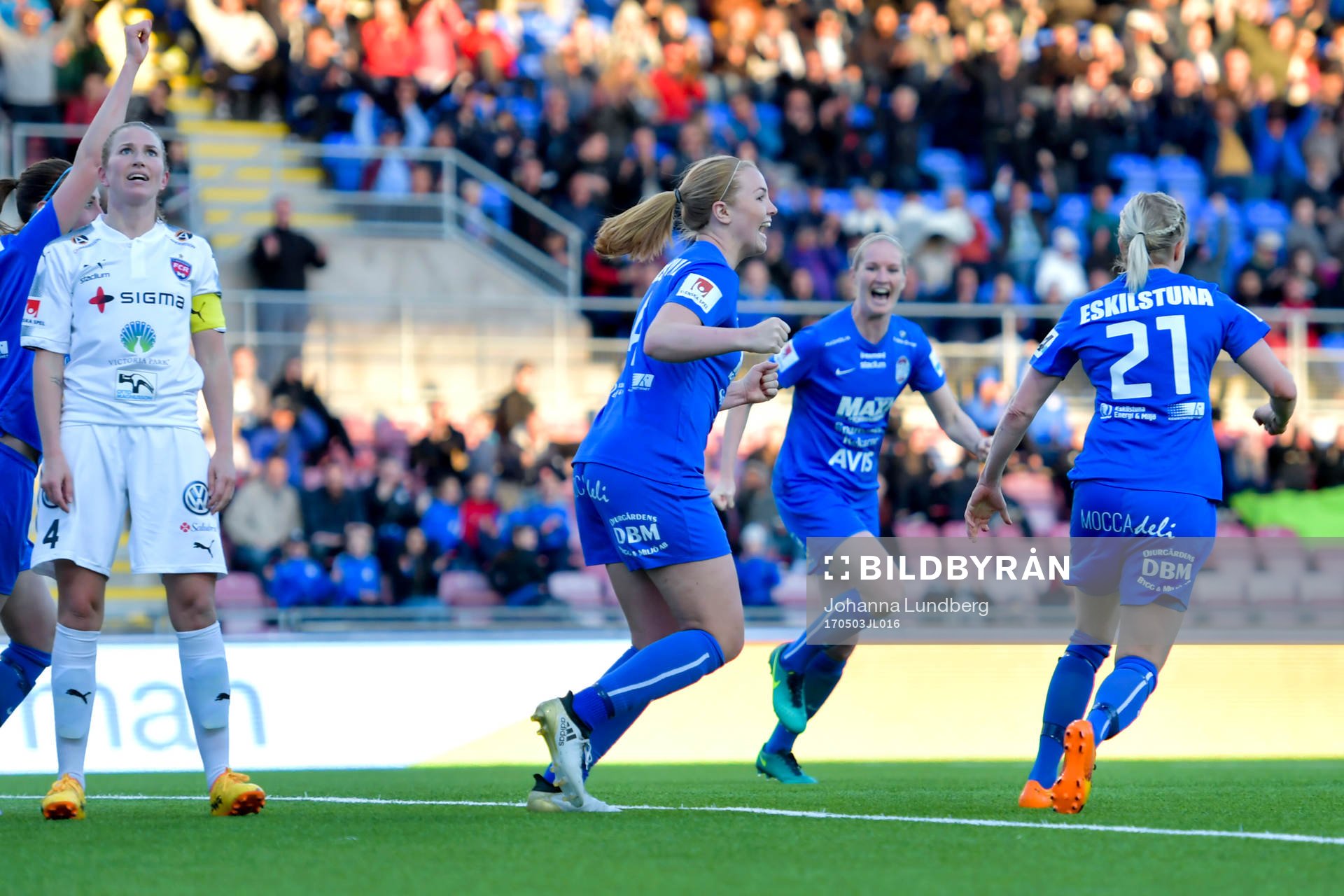 Eskilstunas spelare jublar