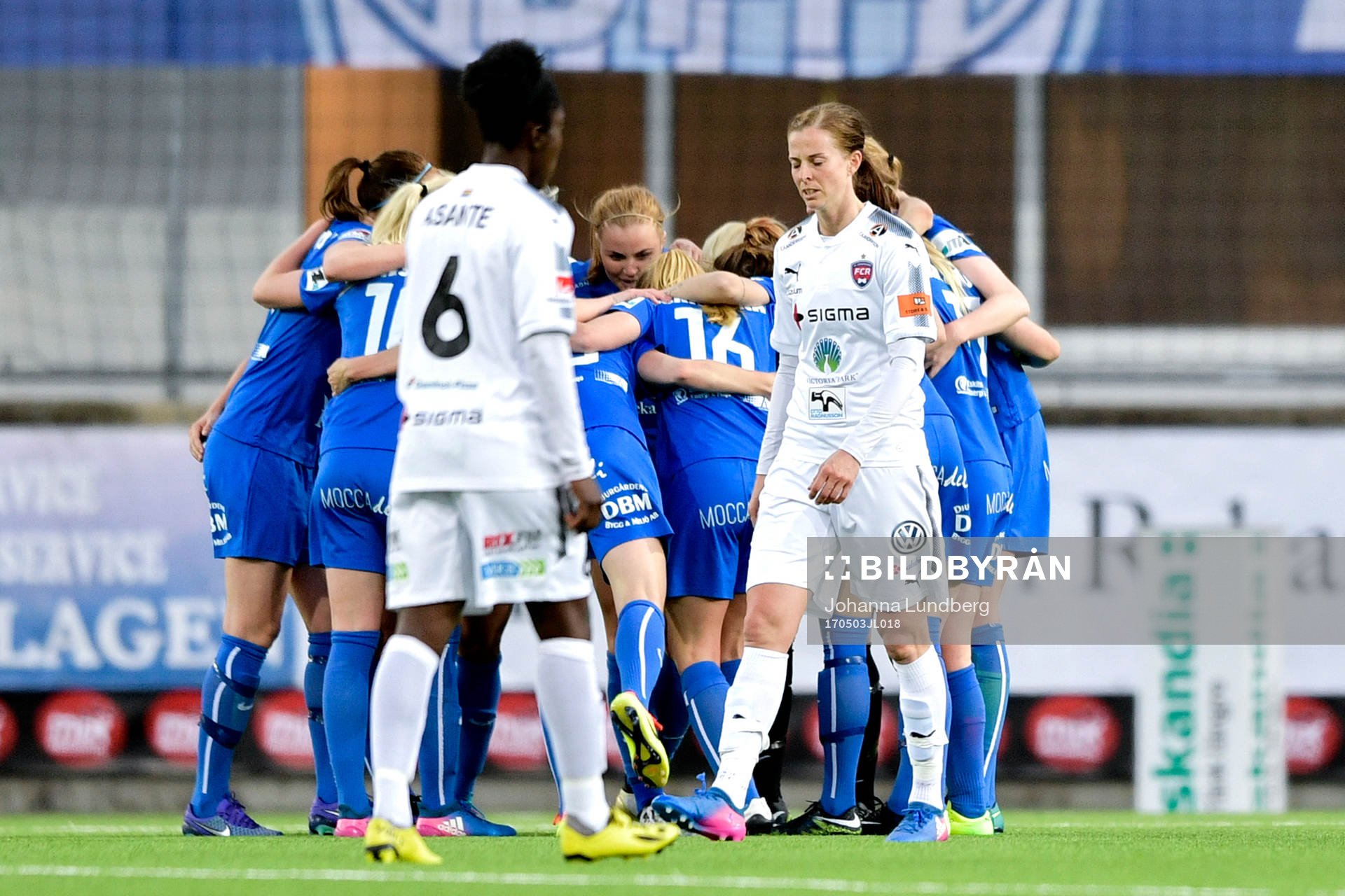 Rosengårds Anita Asante och Lotta Schelin deppar
