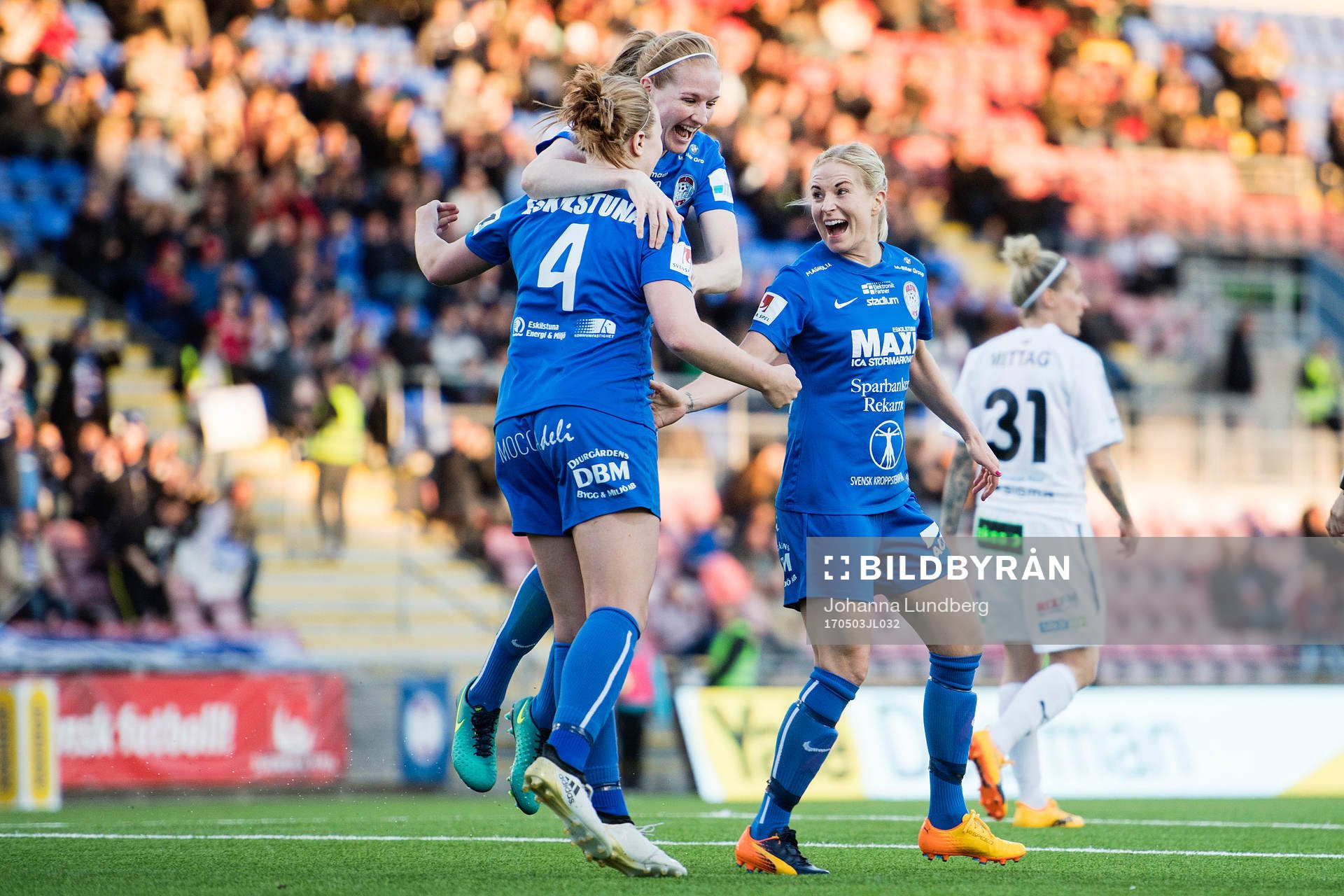 Eskilstunas Glodis Perla Viggosdottir och Annica Svensson