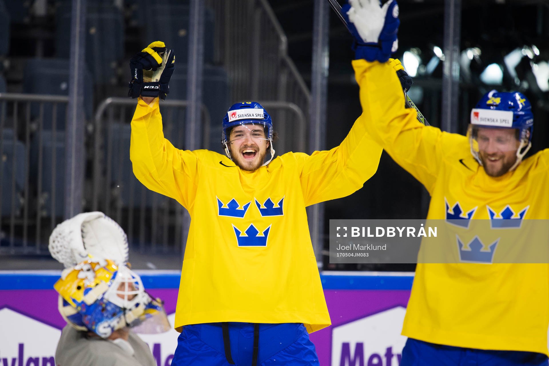 Dennis Everberg och Alexander Edler jublar
