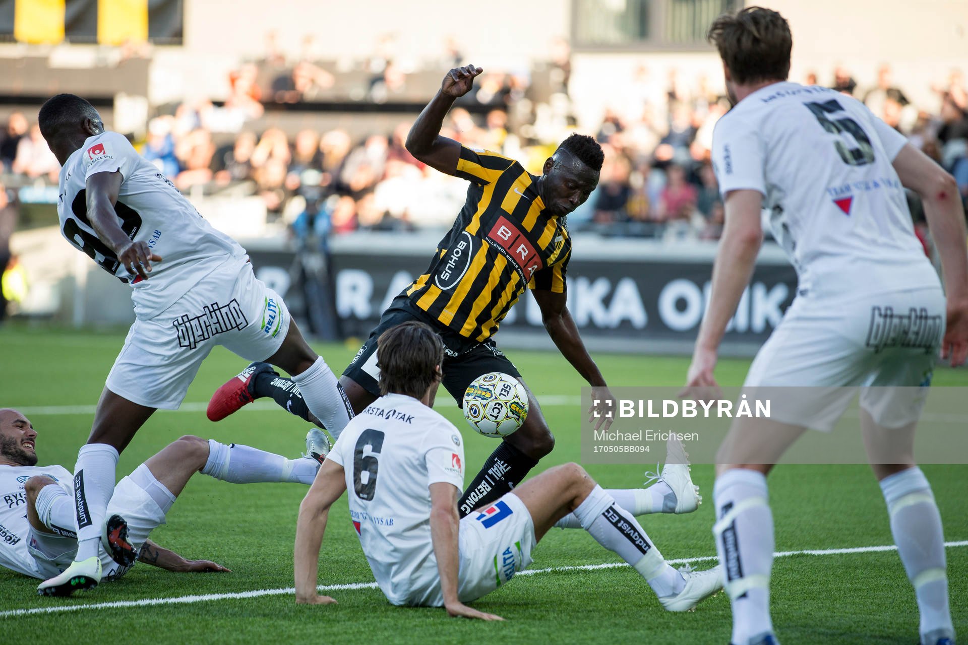 Häckens Alhassan Kamara med en målchans