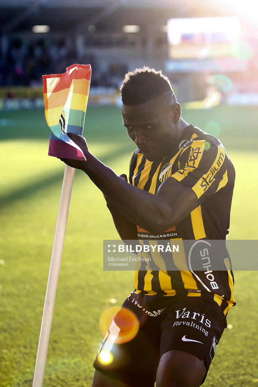 Häckens Alhassan Kamara jublar
