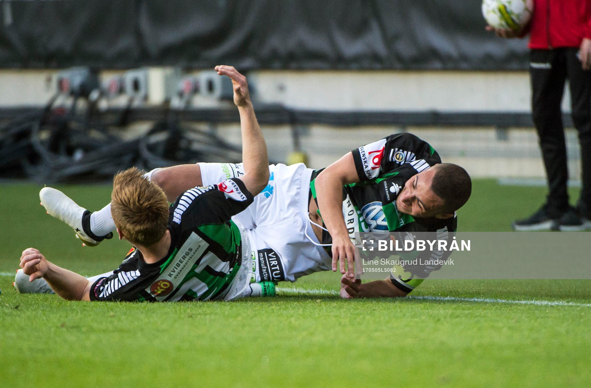 GAIS Dan Keat och Malkolm Moenza jublar