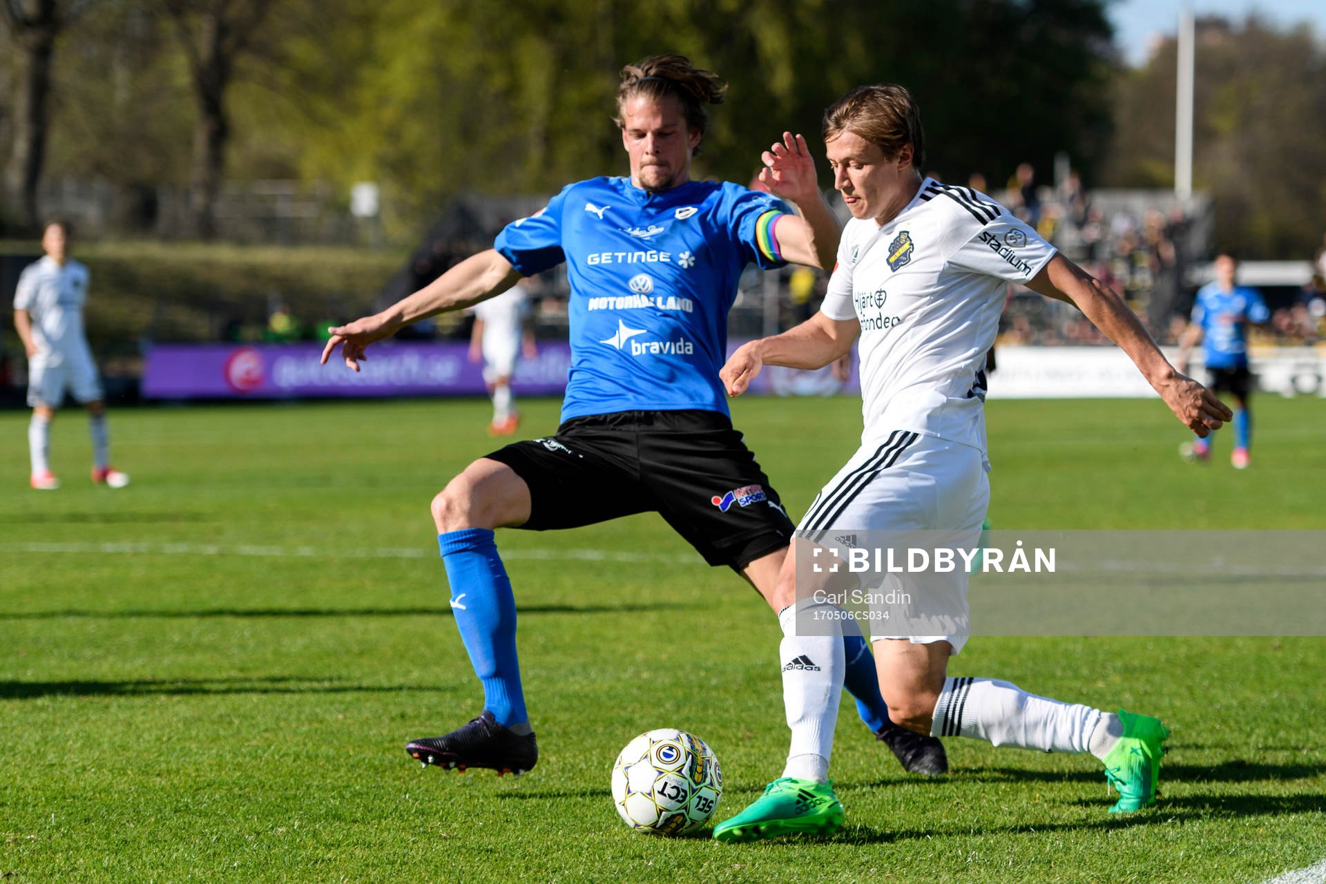 s Simon Thern