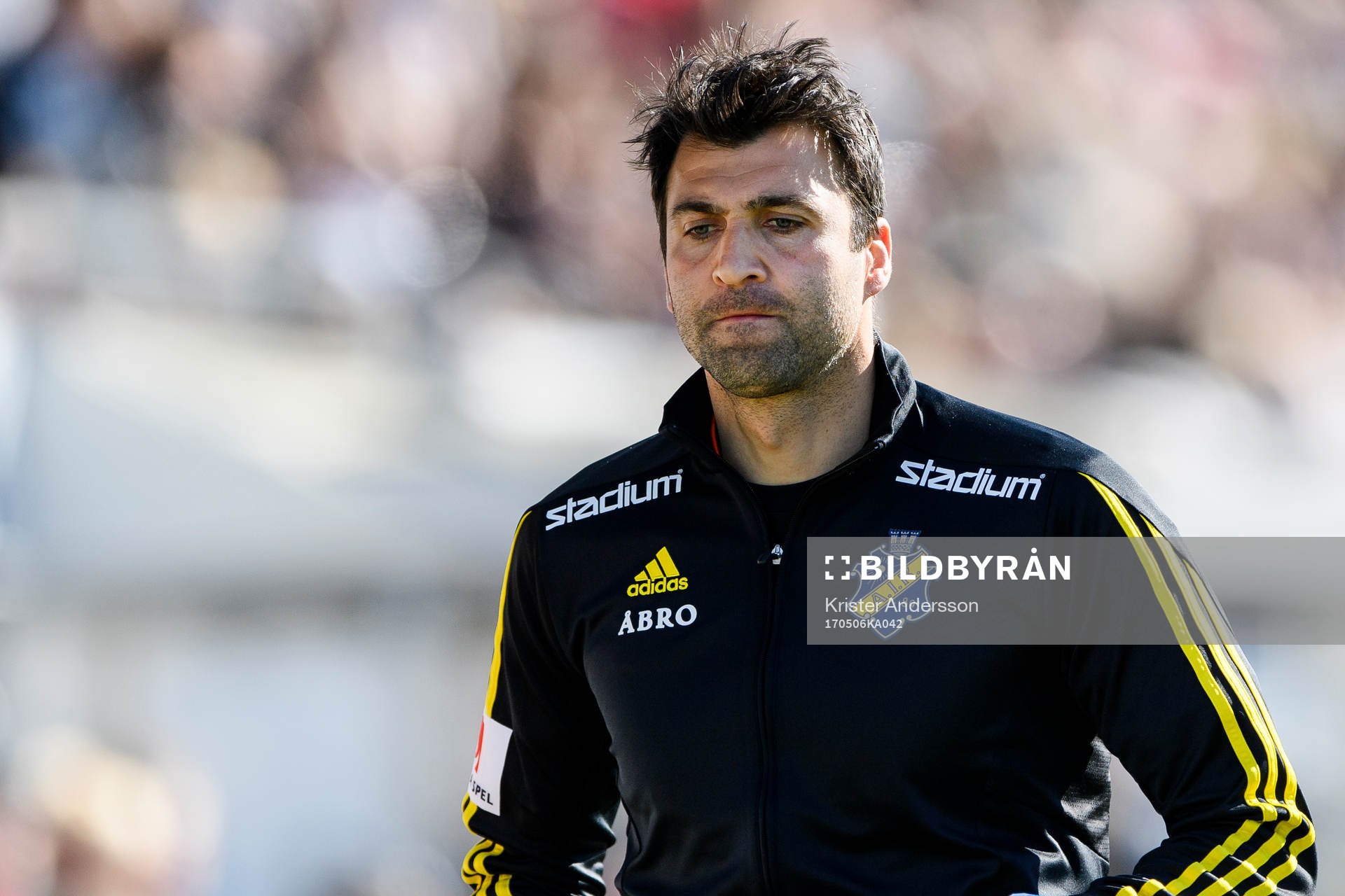 s målvakt Kyriakos Stamatopoulos värmer upp