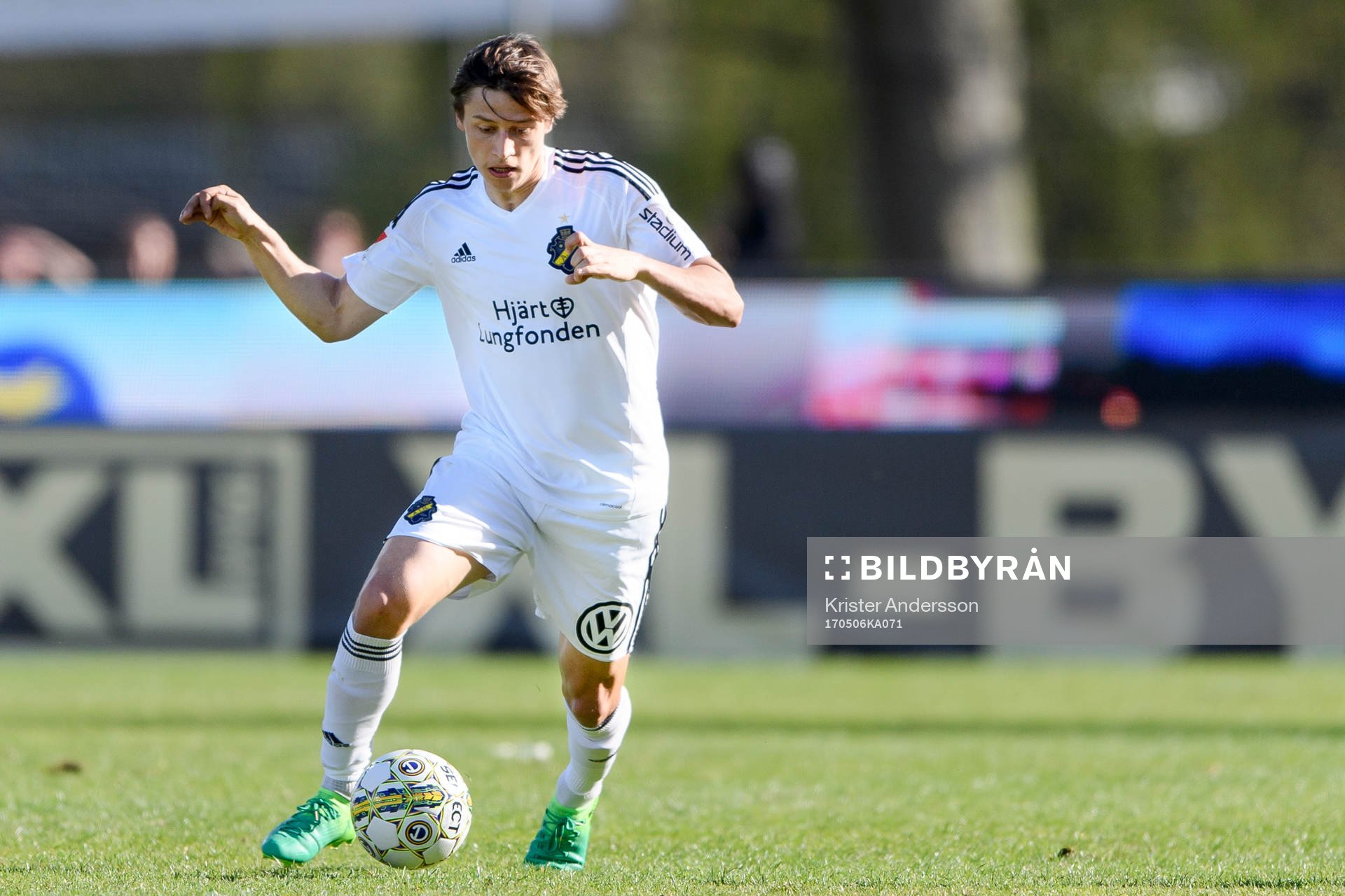 s Simon Thern
