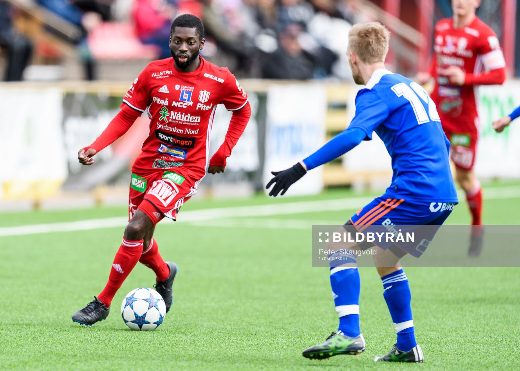 Piteås Samuel Naiwo med bollen