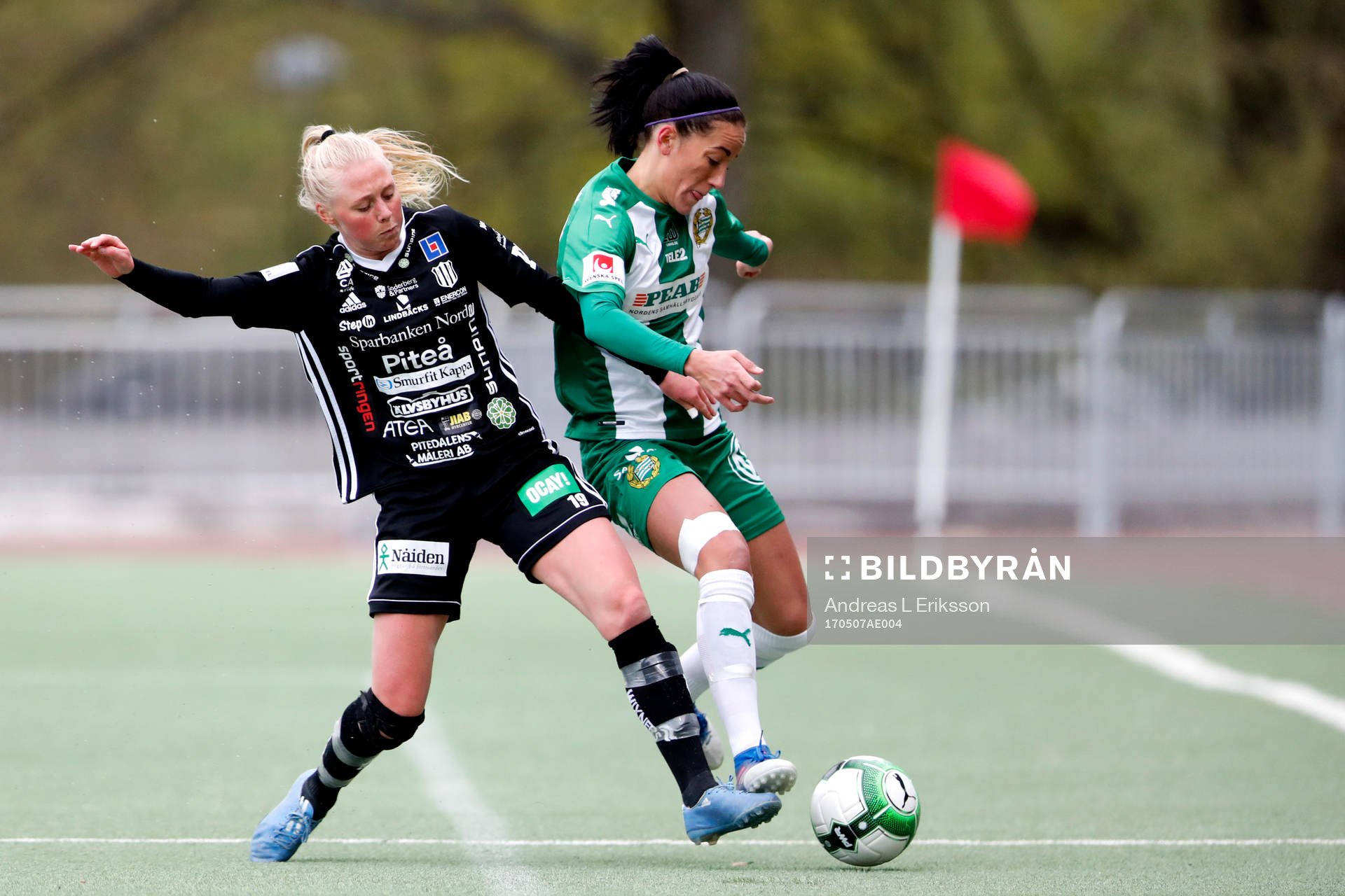 Piteås Elin Bragnum och Hammarbys Anna Oskarsson
