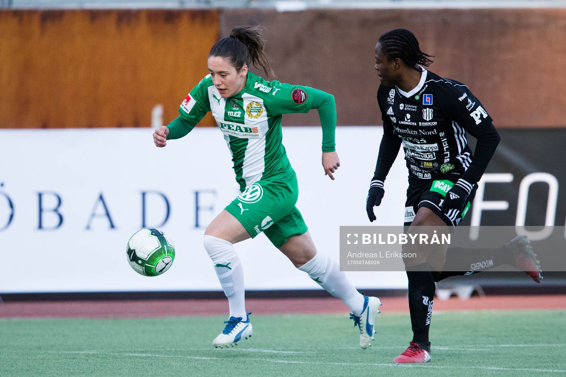Hammarbys Alma Nygren och Piteås Faith Ikidi