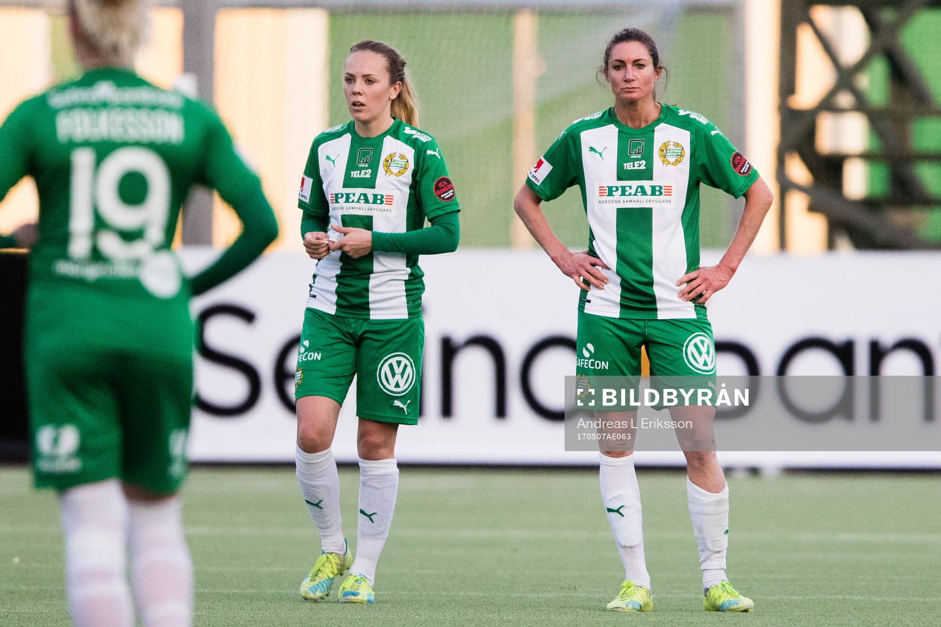 Hammarbys Cathrine Dahlström och Madeleine Tegström deppar