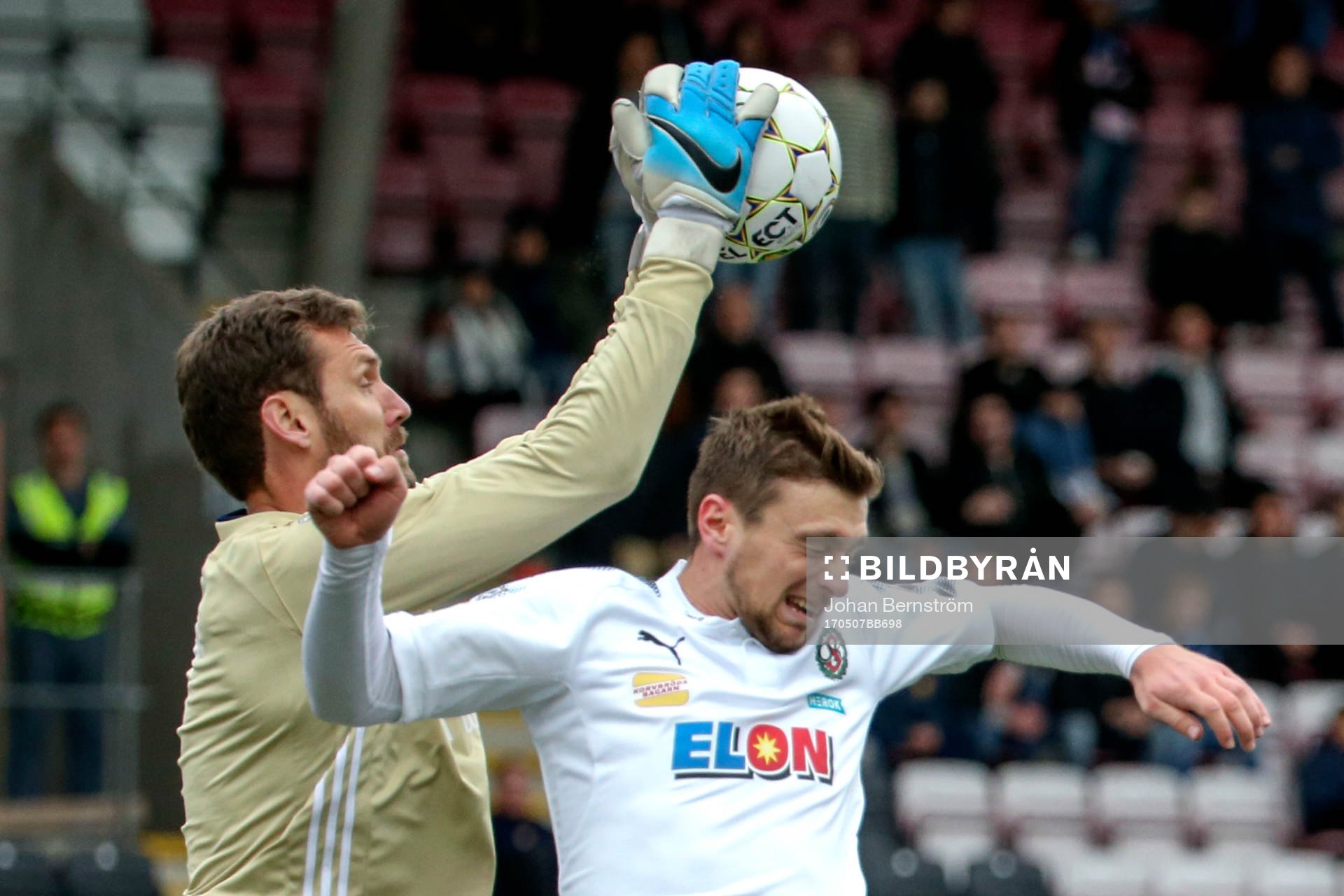 Djurgårdens målvakt Andreas Isaksson och Örebros Filip