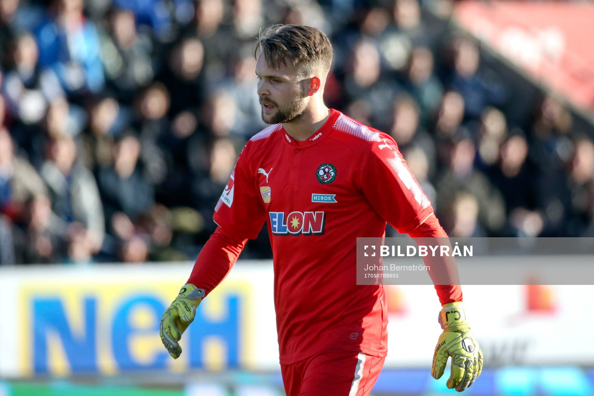 Örebros målvakt Oscar Jansson deppar
