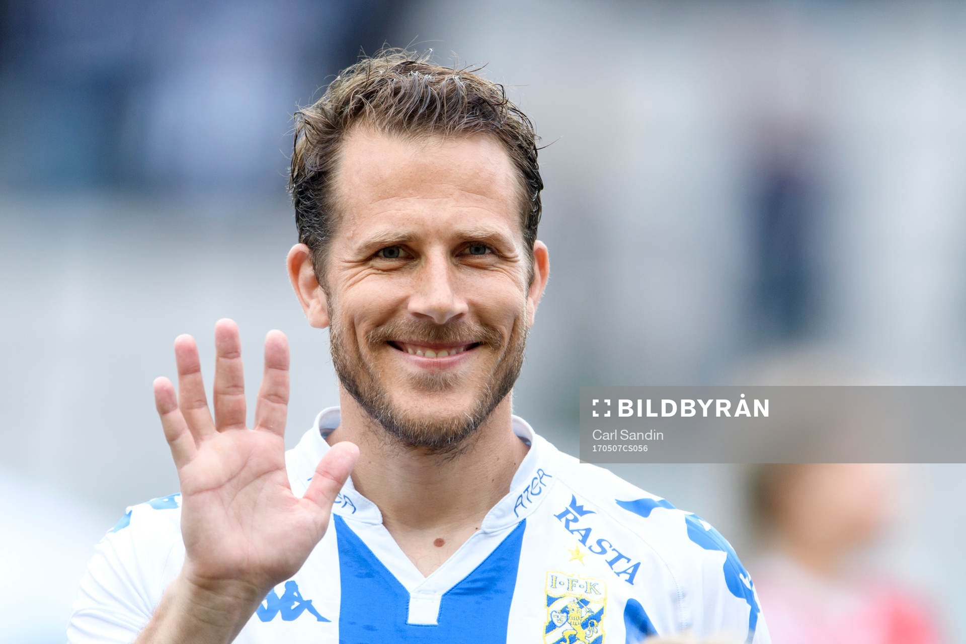 IFK Göteborgs Tobias Hysen vinkar vid lineup