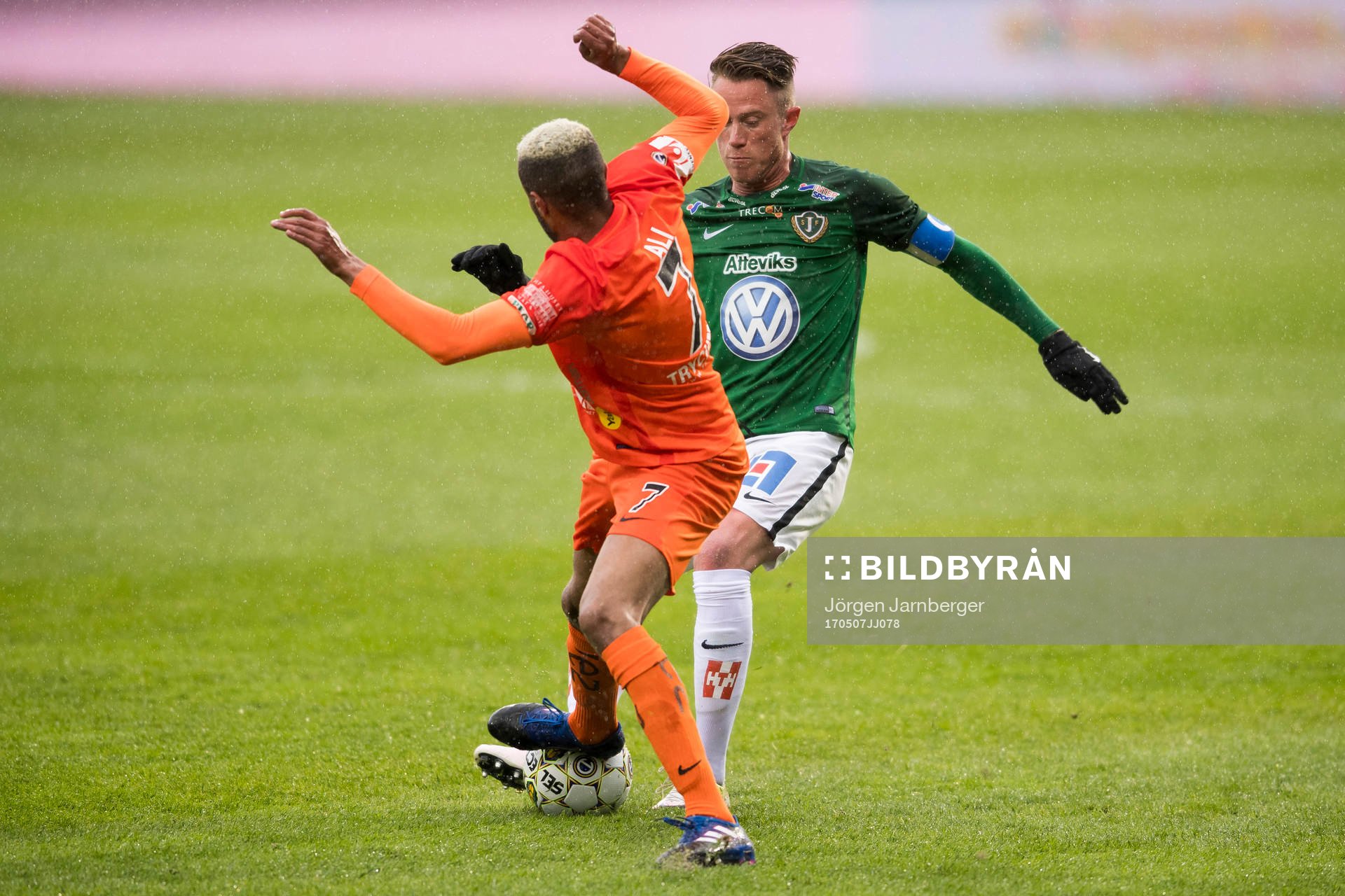 Jönköpings Tommy Thelin och AFC Eskilstunas Ferid Ali