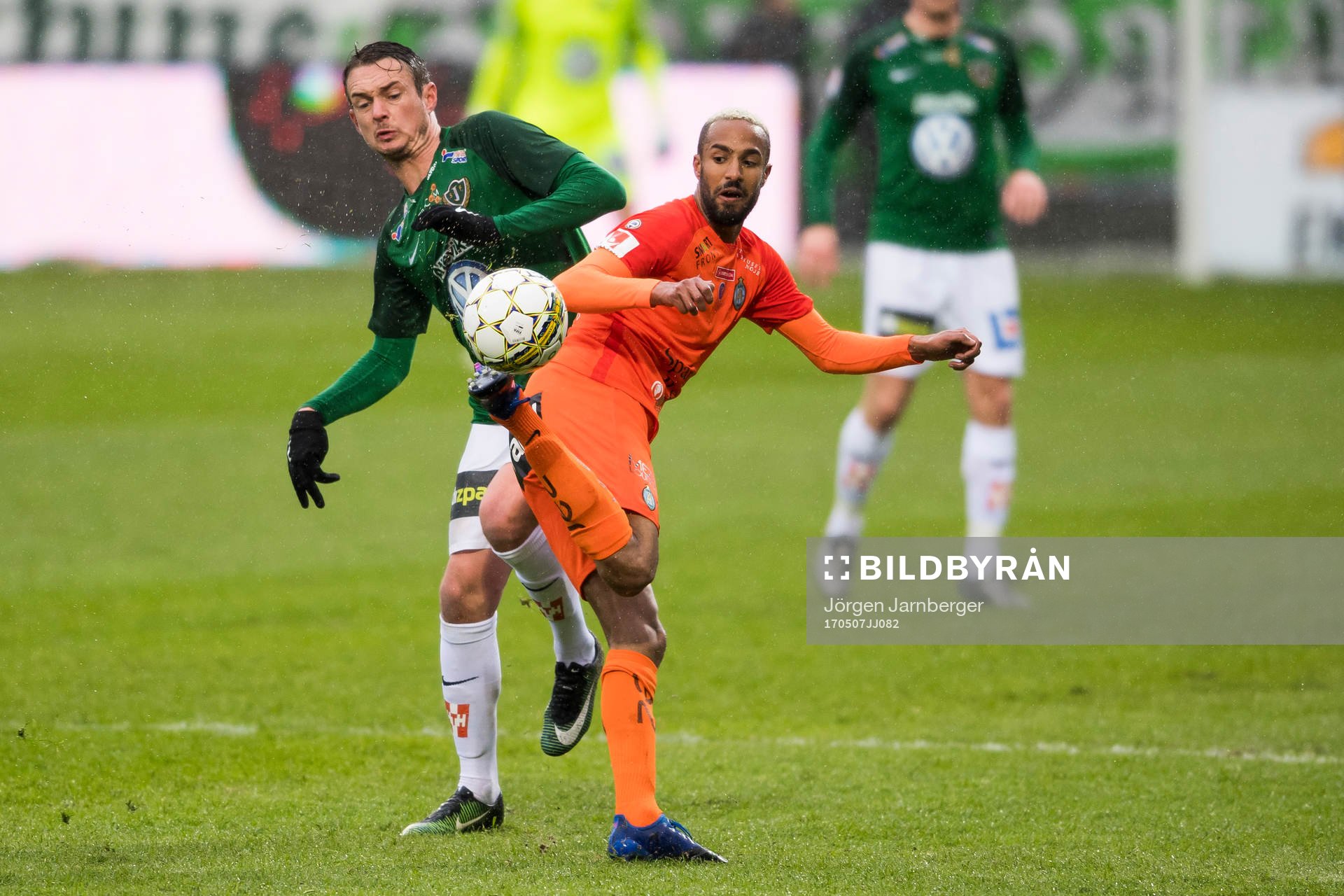 AFC Eskilstunas Ferid Ali och Jönköpings Daryl Smylie