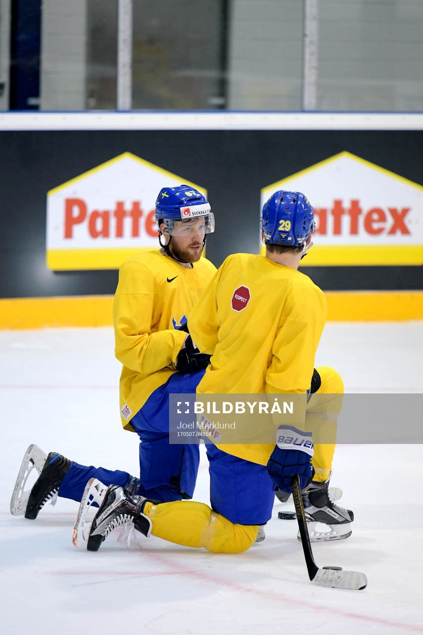 Linus Omark och William Nylander på Sveriges