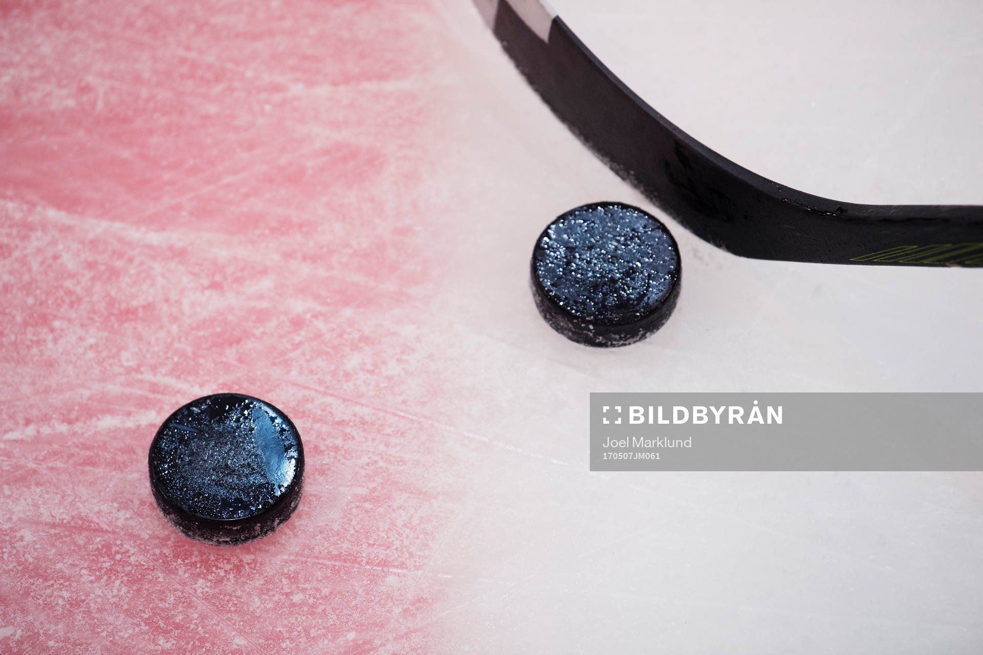 Puckar och blad för hockeyklubba på Sveriges