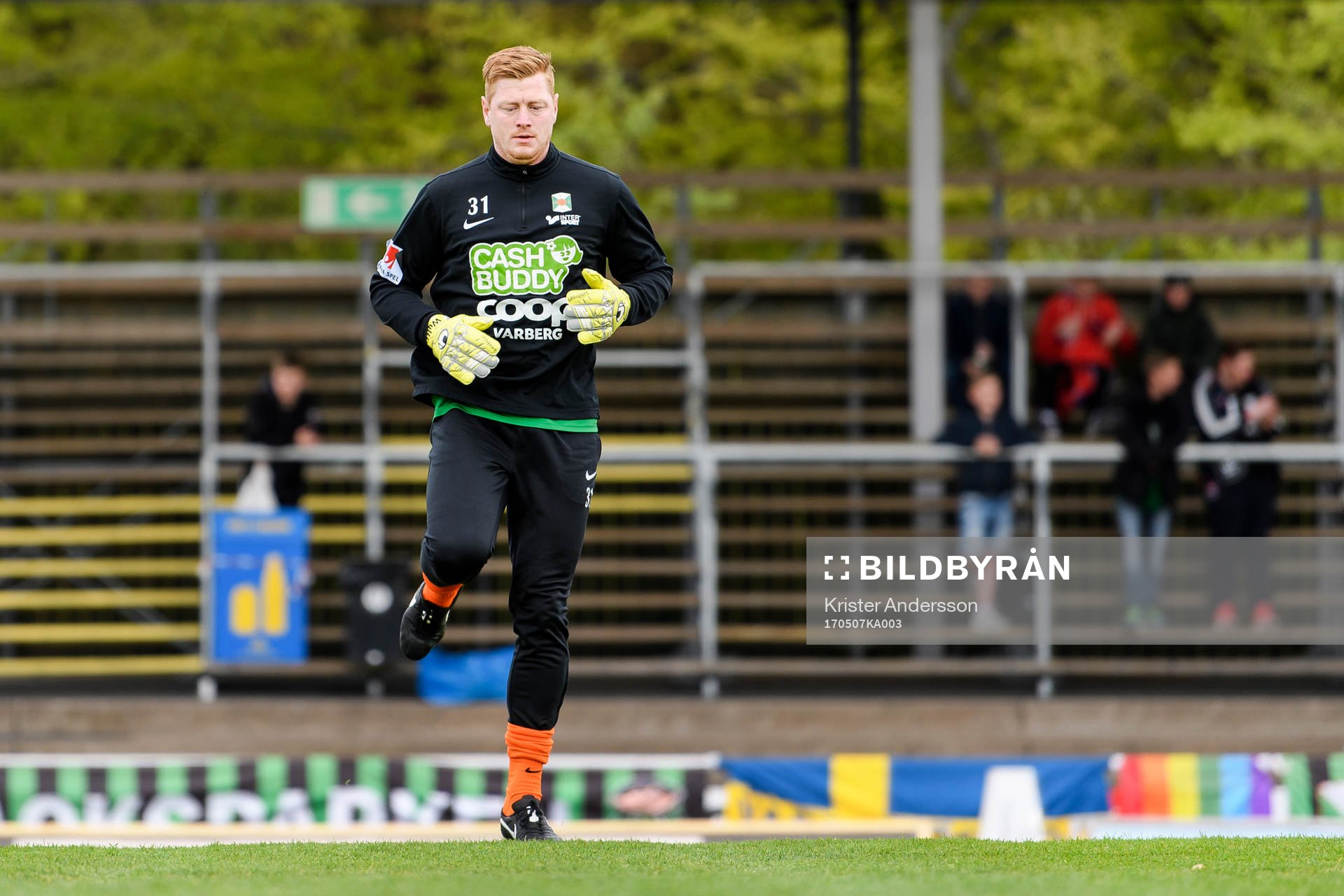 Varbergs målvakt Joakim Wulff före fotbollsmatchen i