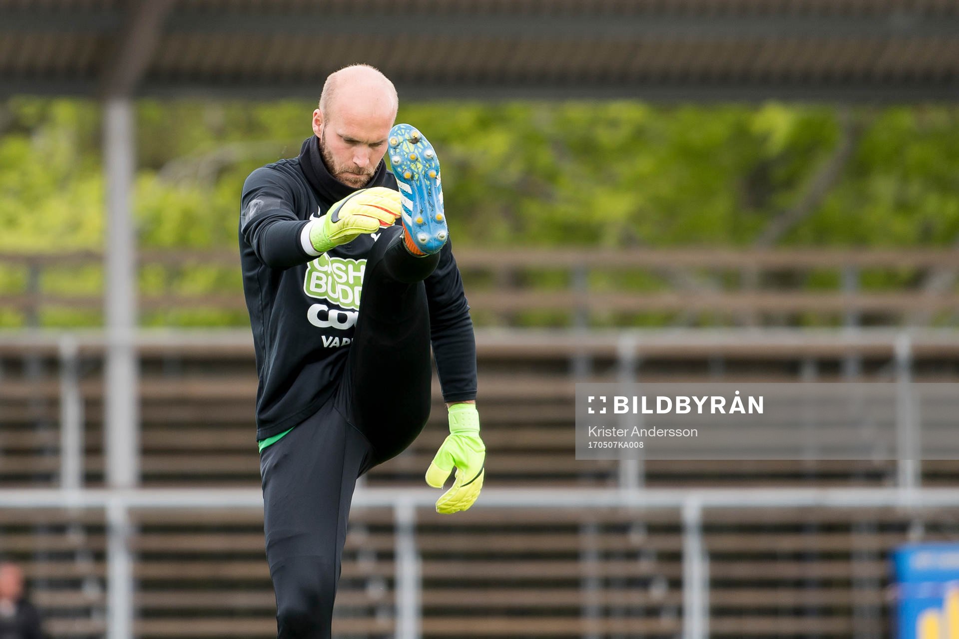 Varbergs målvakt Peter Dahlberg före fotbollsmatchen i