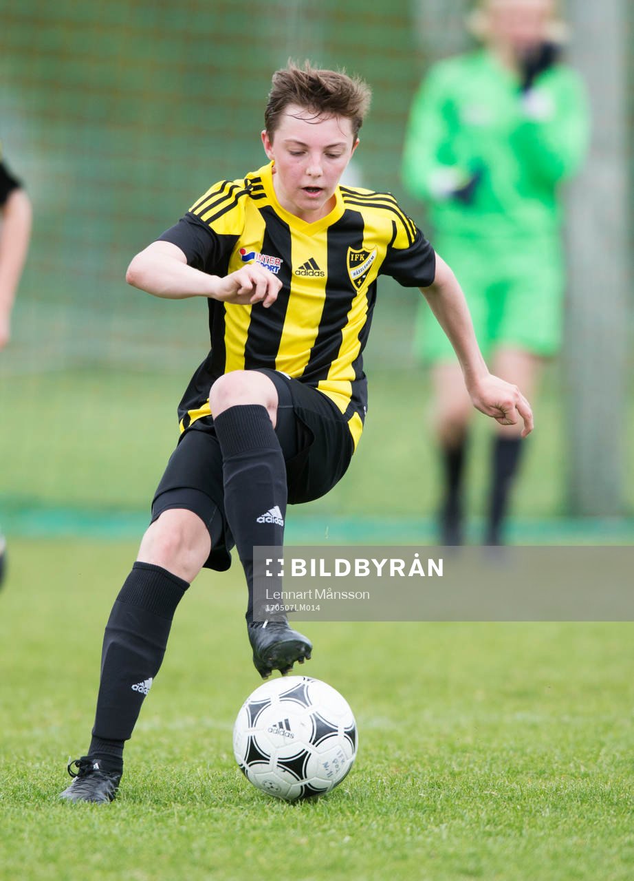 IFK Hässleholms William Andersson i matchen pojkar födda