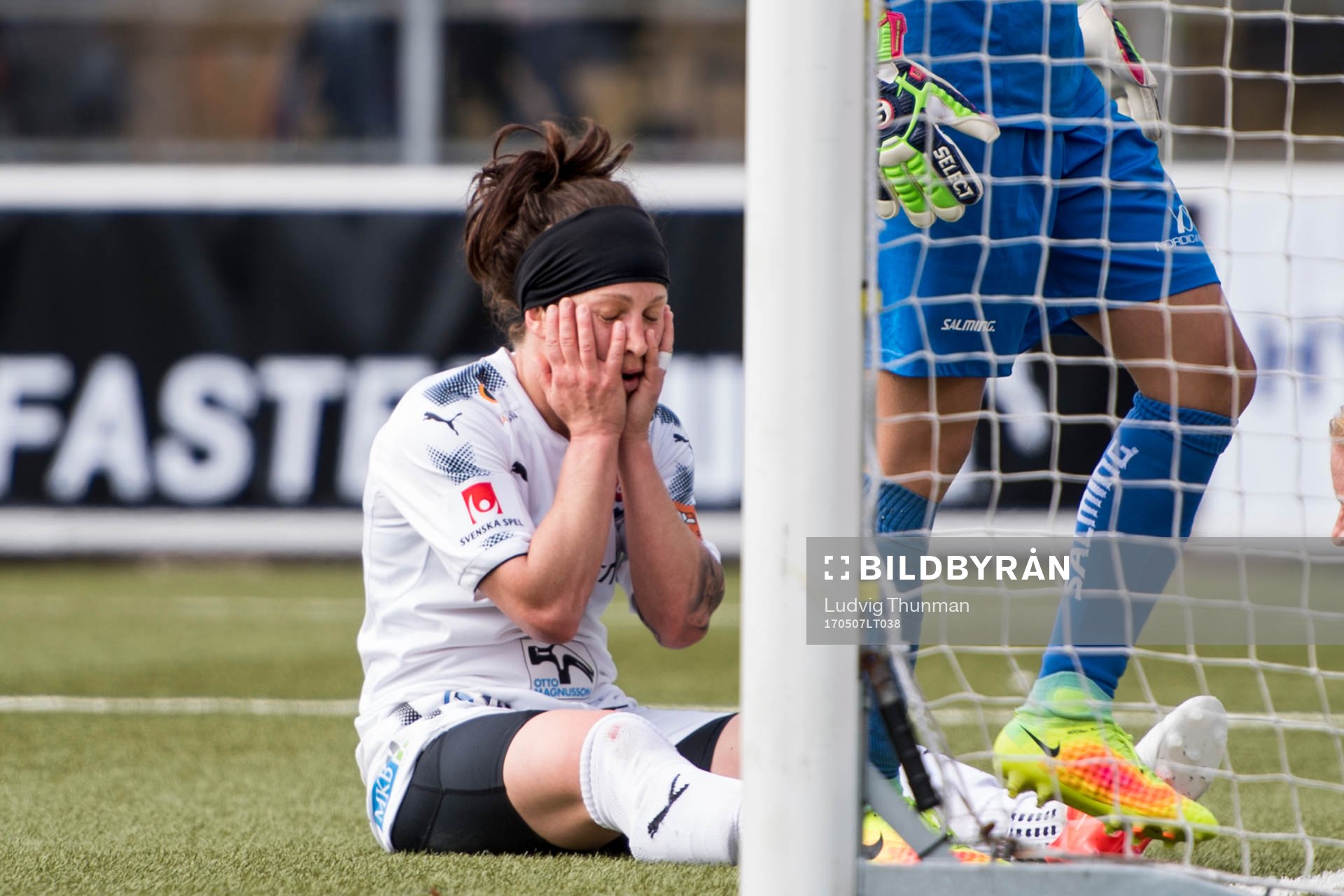 Rosengårds Ella Masar McLeod deppar