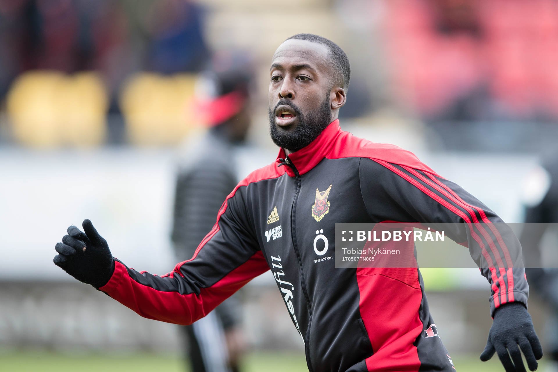 Östersunds Ronald Mukiibi värmer upp