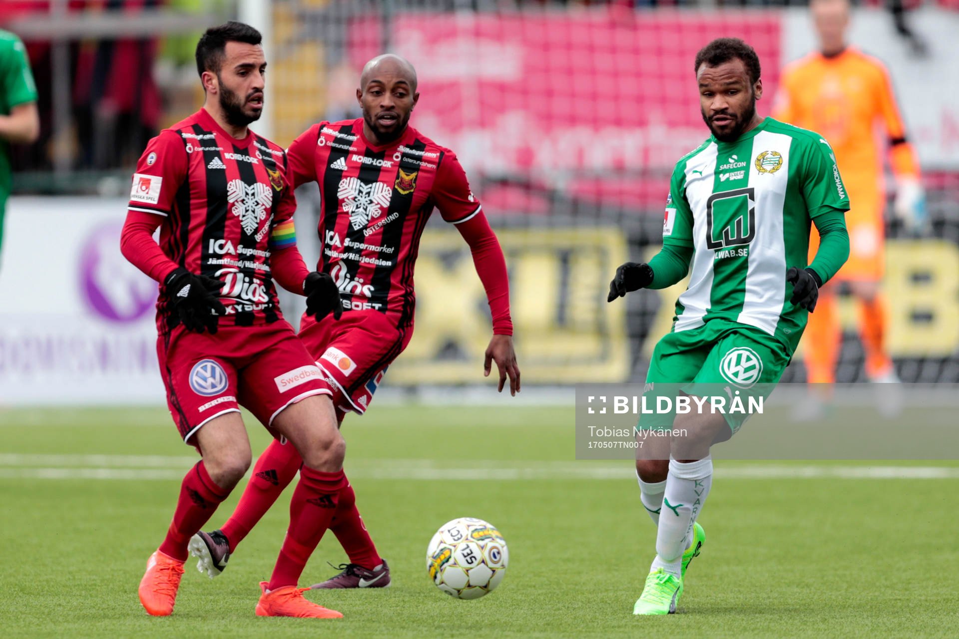 Östersunds Brwa Nouri och Hammarbys Serge-Junior