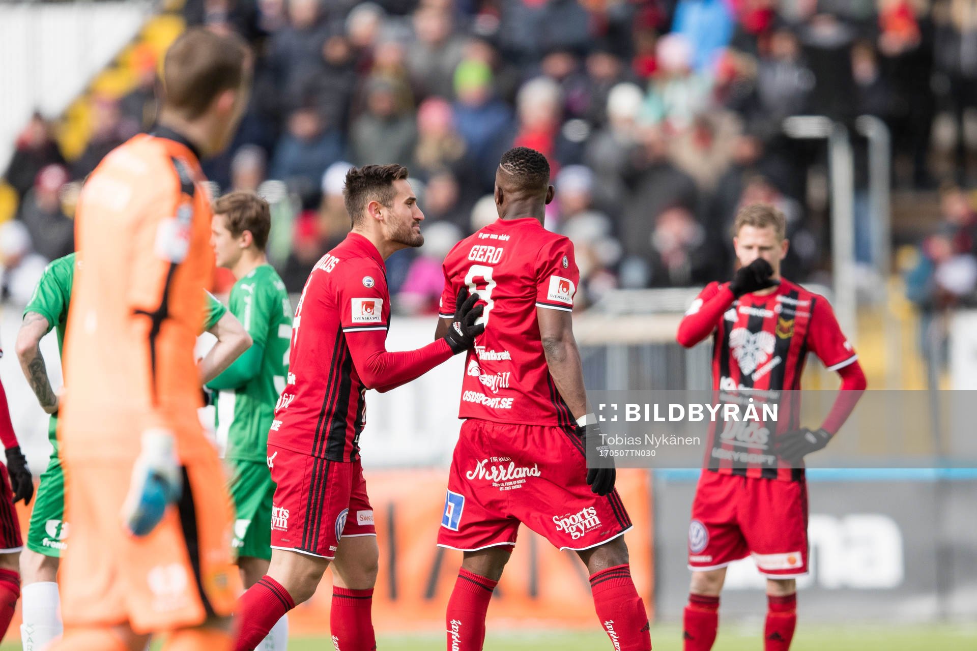 Östersunds Sotirios Papagiannopoulos knuffar undan
