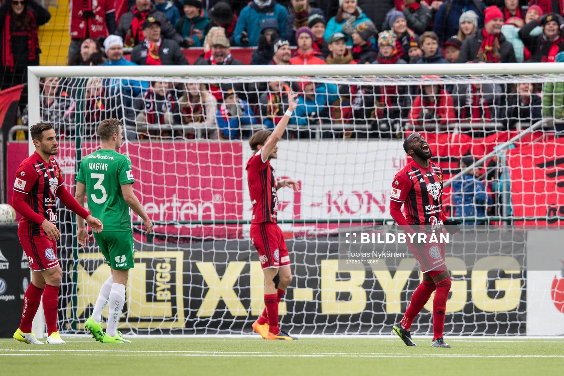 Östersunds Ronald Mukiibi deppar